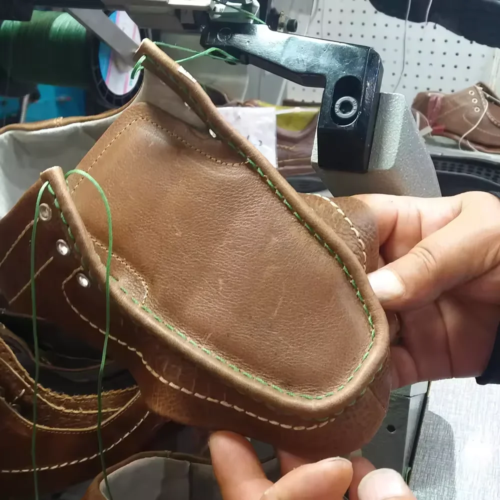 Bordo inglese Copertura Cucitura Marchio Filo Macchina da cucire in pelle Modello Mocassino Scarpe Macchina da cucire superiore Tenghong TH-747B