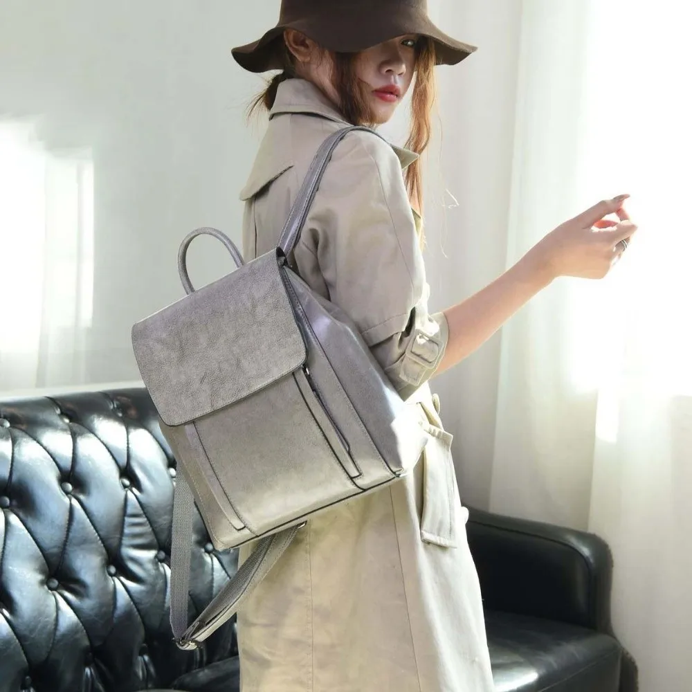 

Retro Leather Backpack Women Waterproof Large Capacity Oil Wax Rucksack Soft-Touch Multi-Pocket Anti-Theft Travel Bag