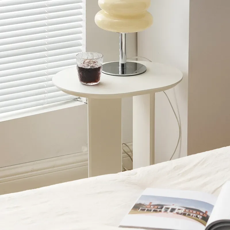 Nordic Modern Small Round Side Table for Living Room Bedroom Balcony Simple Creative Corner Coffee End Table