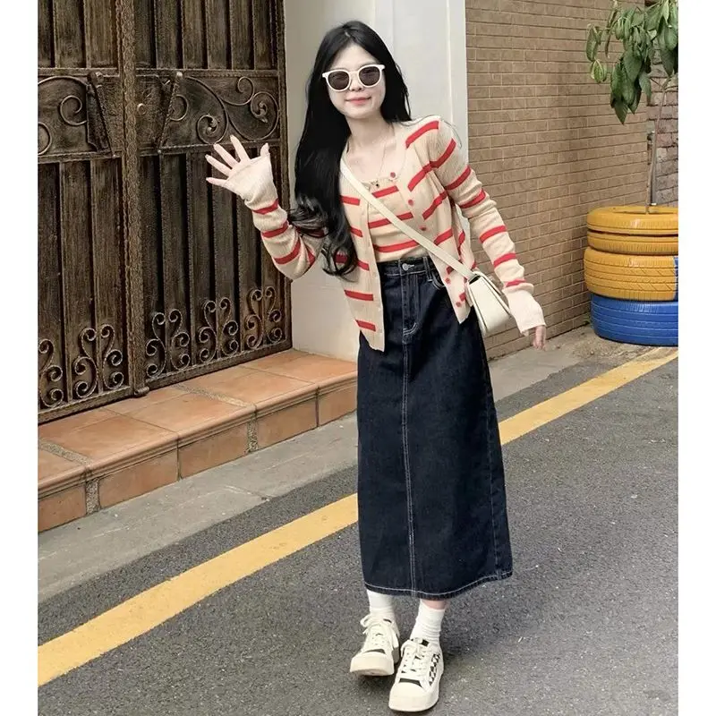 2024 Autumn New Korean Edition Women's Wear: Elegant Women's Knitted Open Front Drop Belt Denim Skirt Set of Three skirt sets