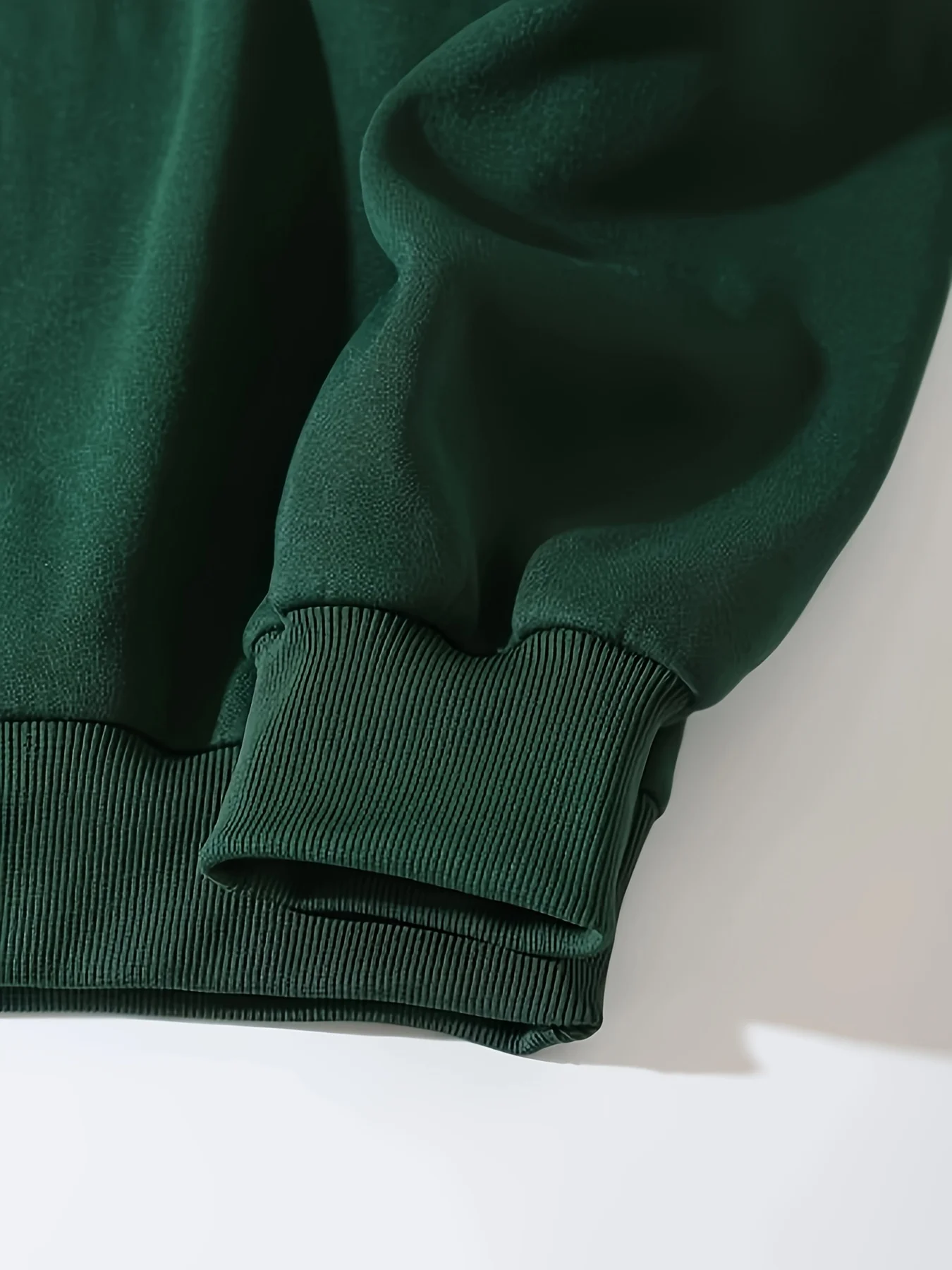 سويت شيرت نسائي أنيق بقلنسوة مع ابنة الملك جرافيك كورينثيانز بنمط هندسي مريح بقلنسوة