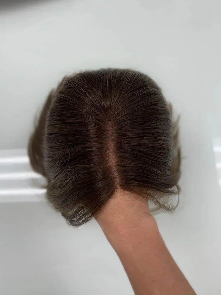 باروكات صناعية فاخرة عالية الكثافة من الدانتيل للنساء تسليط الضوء على الكراميل البني الطبيعي موجة عميقة ألياف مقاومة للحرارة تستخدم يوميًا