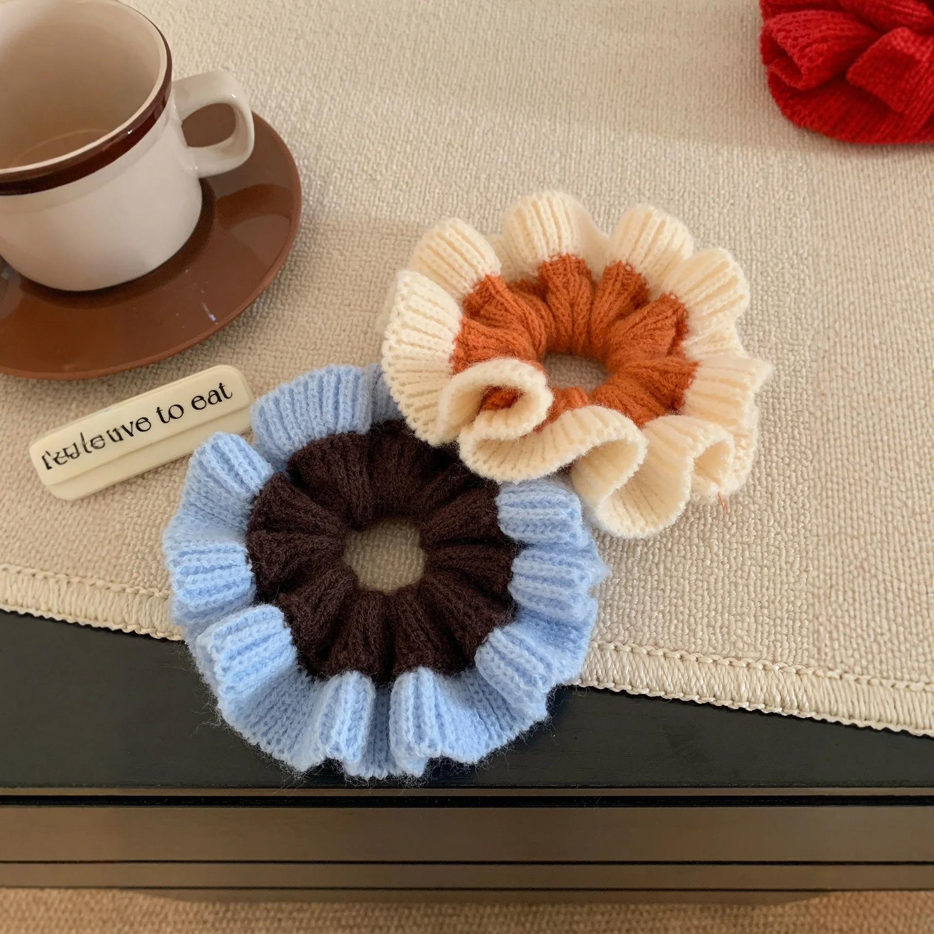 قطعة واحدة من خيوط محبوكة ملونة على الطراز الكوري، ربطة شعر على شكل كعكة كبيرة، إكسسوار شعر للخريف والشتاء،