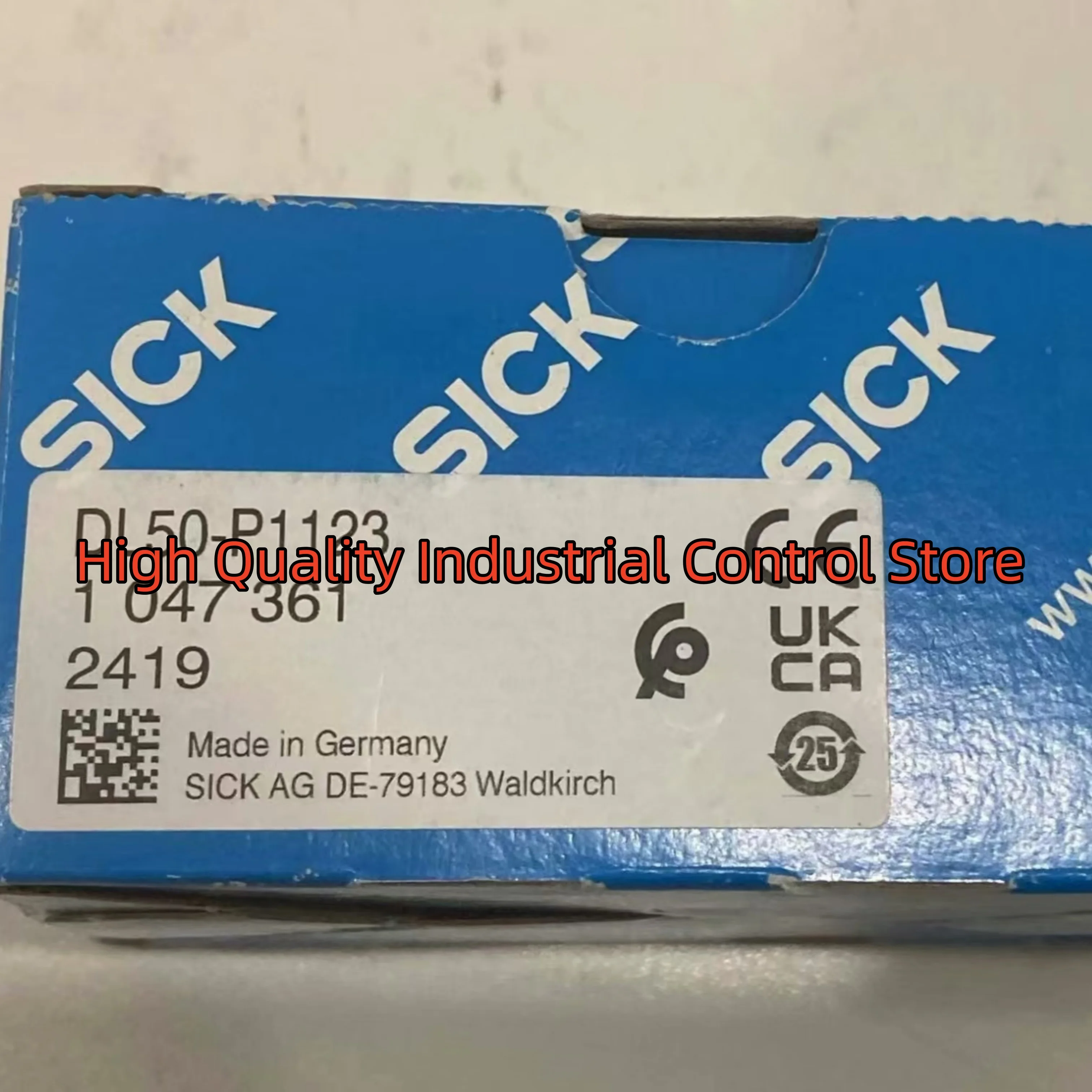 

Датчик расстояния DL50-P1123 1047361 DT50-P2113 1047314, новый