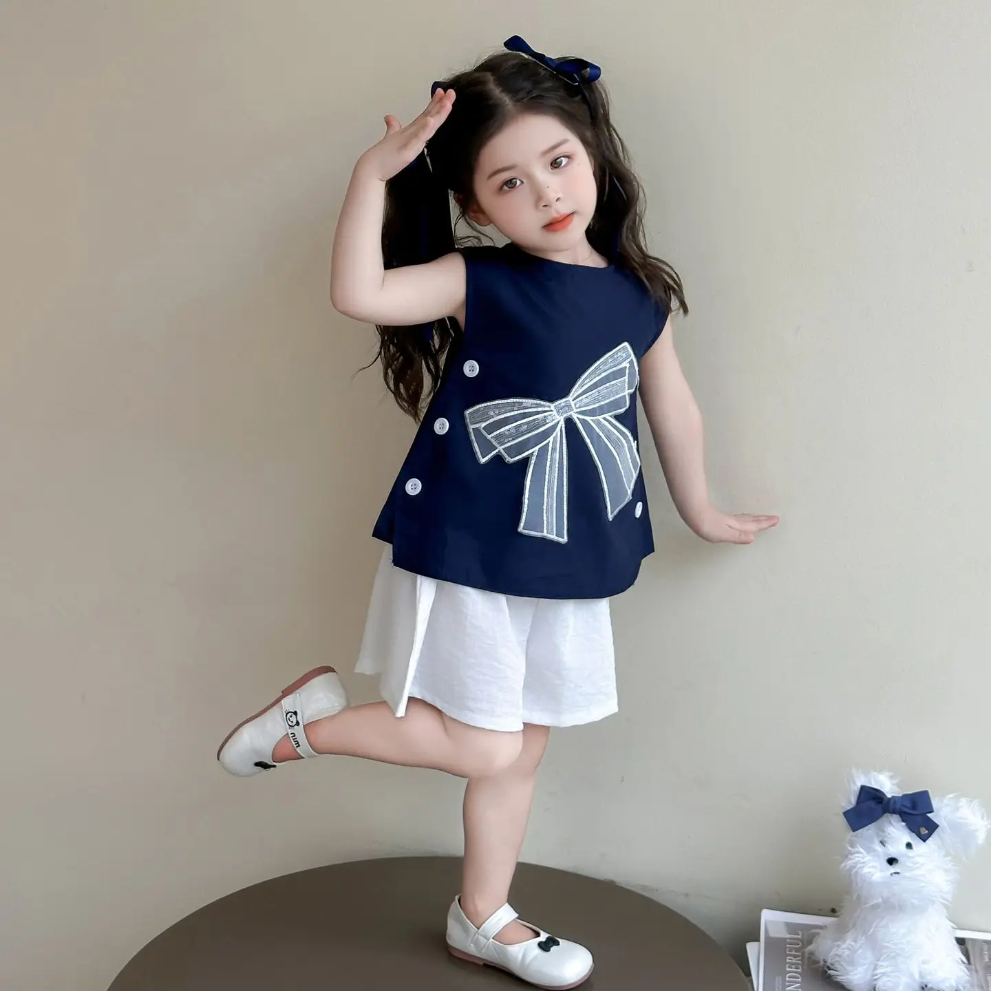 Childrens Summer Outfit 2026 New Stylish Girls Summer Clothes Sleeveless Shorts Two-Piece Set Fashionable Girl Clothing