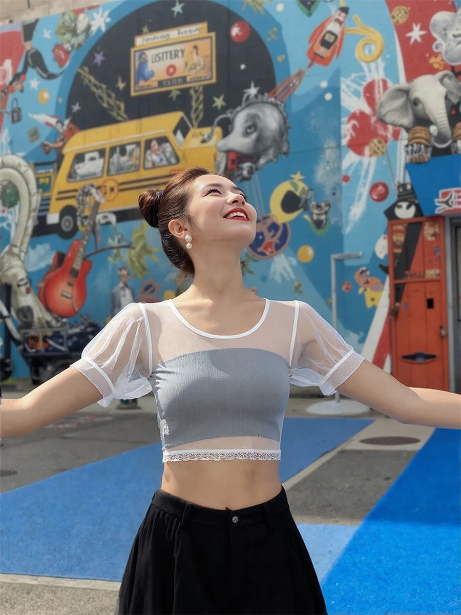 

Moisture-Wicking T-shirts Women Short Sleeve Crew Neck with Lace Overlay Lightweight Slim Fit Stylish Summer Party Tops