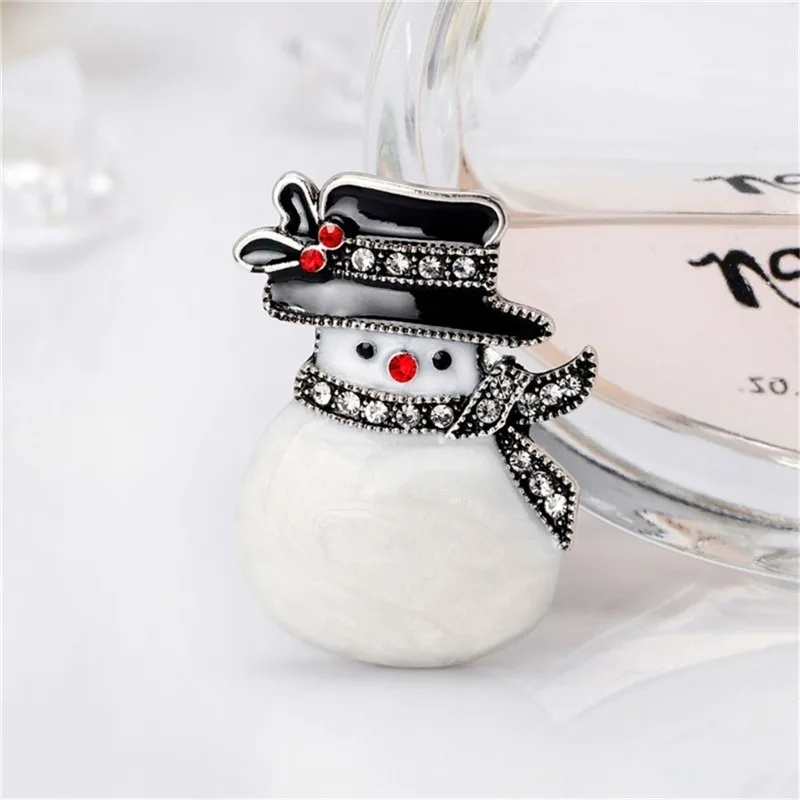 New Year Christmas Brooch For Women Fashion Snowman Santa Claus Tree Deer Bell Hat Rhinestone Enamel Cute Jewelry Kids Gifts