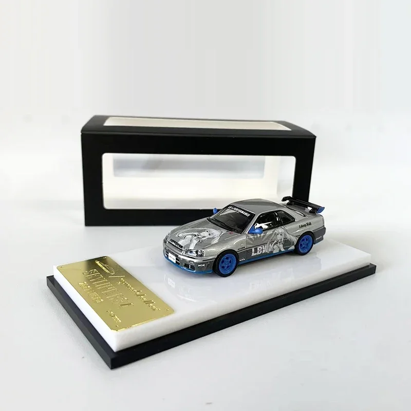 

Модель автомобиля MC 1:64 Skyline R34 25GT, литье под давлением из сплава, покрытие Queen Lady