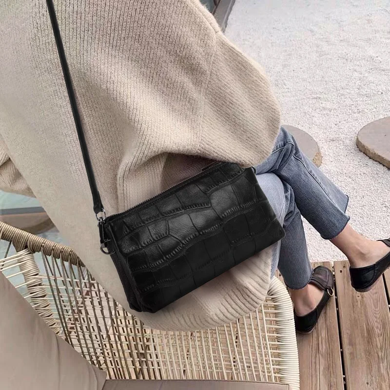 

2023 New Summer Versatile Soft Leather Small Bag Top Layer Cowhide Mom's Bag Middle Age Women's Bag