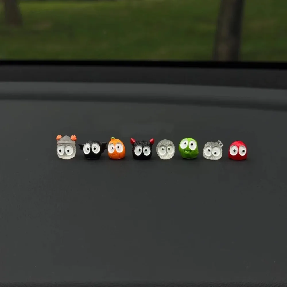 8 Peças da Série Trick or Treat: Bolas de Carvão Pequenas para Carro, Enfeites Criativos para Console Central de Carro e Decorações para Jardim