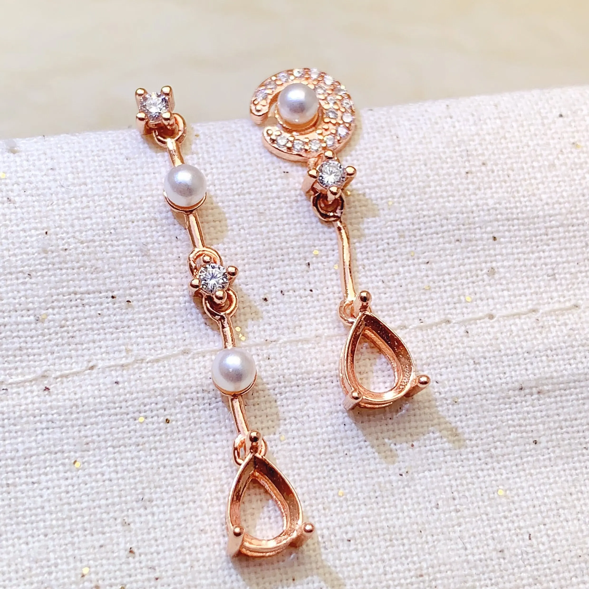 49-pares-de-pendientes-de-plata-de-ley-s925-con-diseno-asimetrico-de-perlas-de-concha-de-5-x-7-mm-y-forma-de-gota-calada