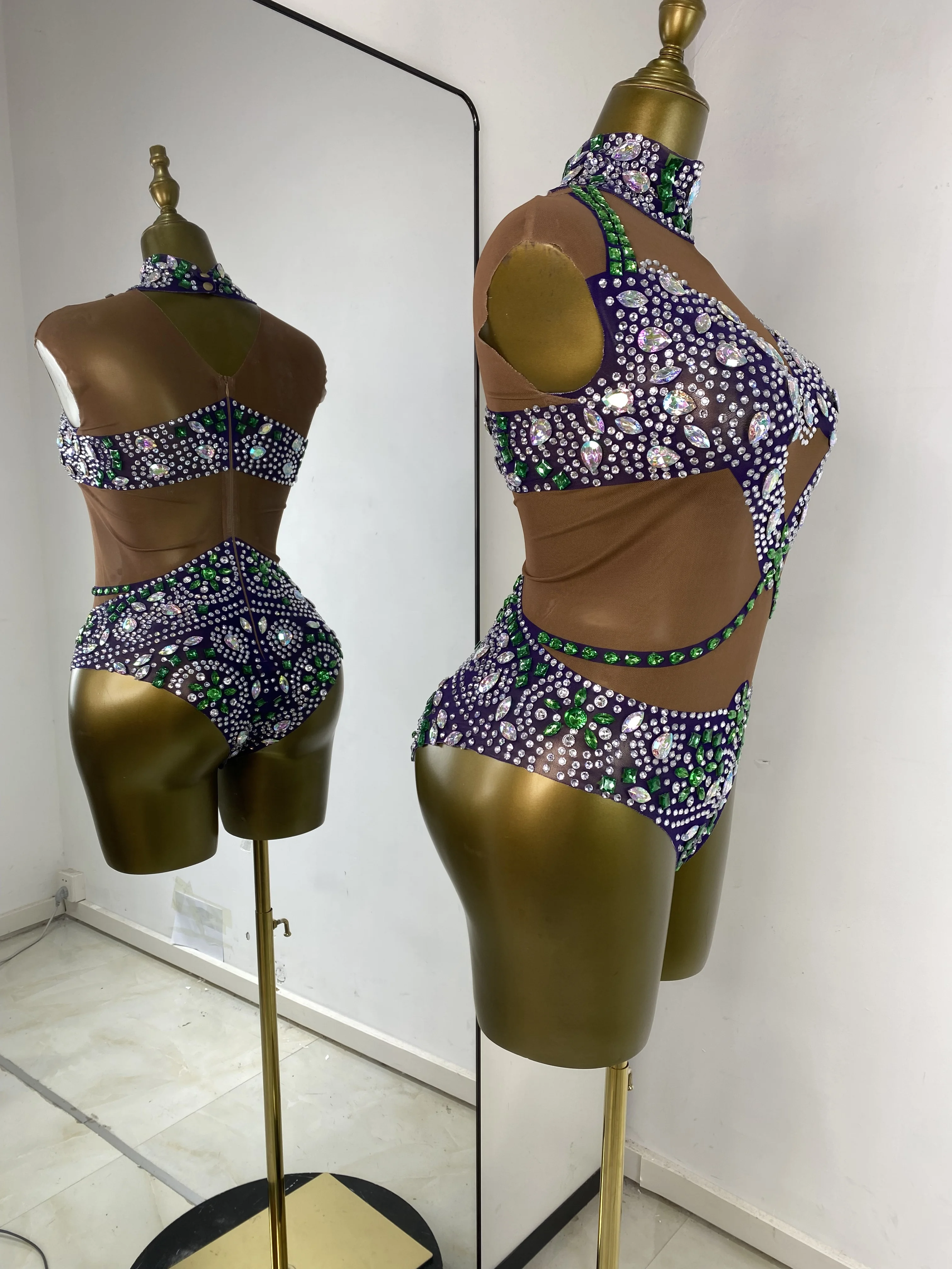 ชุดแสดงบนเวที K-pop สำหรับผู้หญิง ประดับด้วยคริสตัลหลากสีสัน พิมพ์ลายบนผ้าตาข่าย โปร่งใส เซ็กซี่ เหมาะสำหรับงานปาร์ตี้กลางคืน งานแสดงในคลับ หรือไนท์บาร์