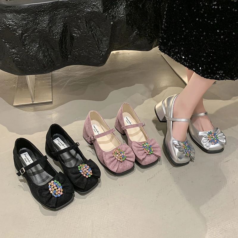 

Новинка 2025 года, хит продаж, элегантные модные стильные туфли на одной платформе, мягкая женская обувь с пряжкой и бриллиантами на каблуке