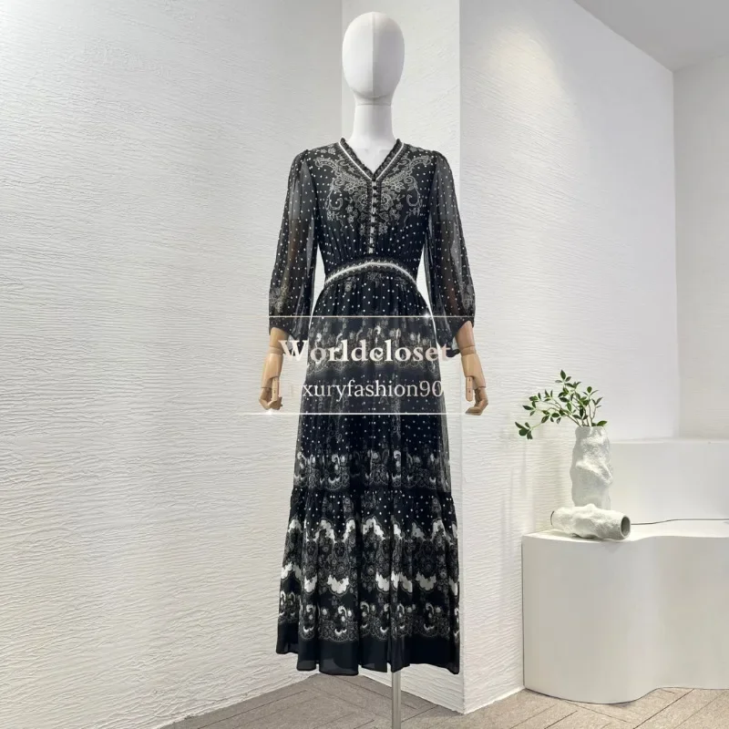 Schwarzes Midikleid mit Blumendruck, Rüschen, 3/4-Ärmeln, Faltensaum, 2025, Seide