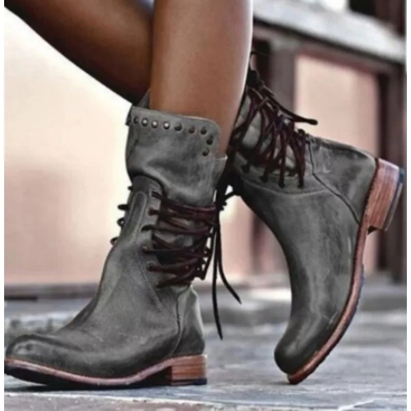 Winter 2023 New Women\'s Mid Sleeve Fashion Rivet Knight Style Autumn/Winter Women\'s Shoes Cross Lace Tass Sports Boots