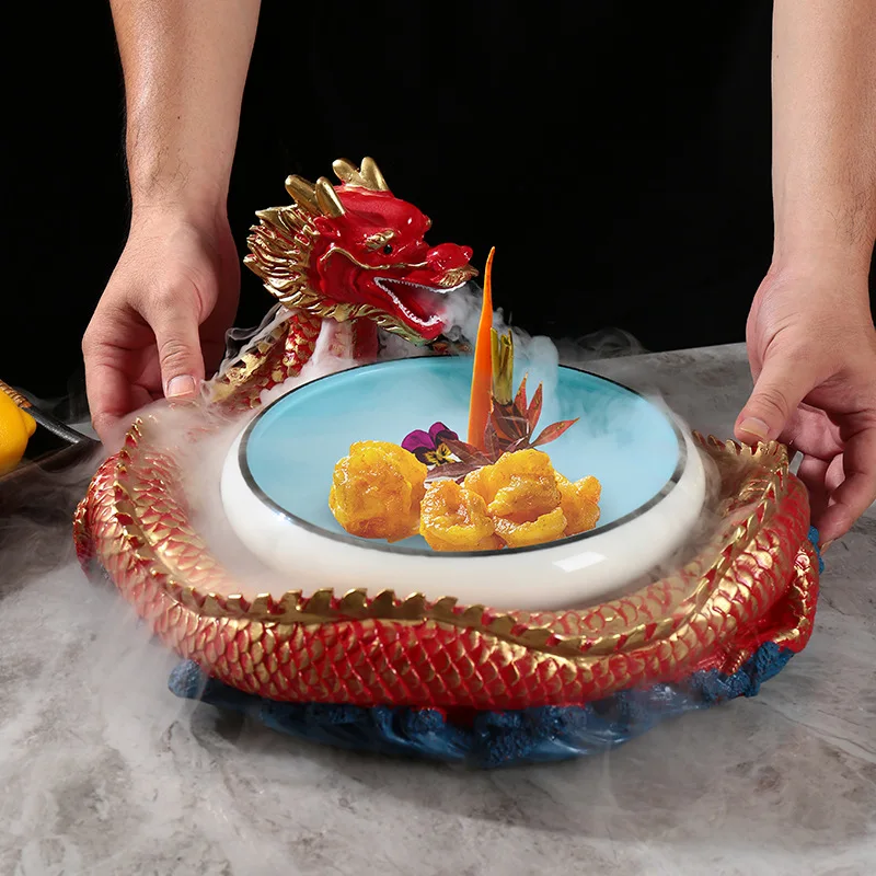 Panlong Hotel's distinctive dry ice tableware, boat-shaped beef hot pot restaurant, and creative plating tableware restaurant