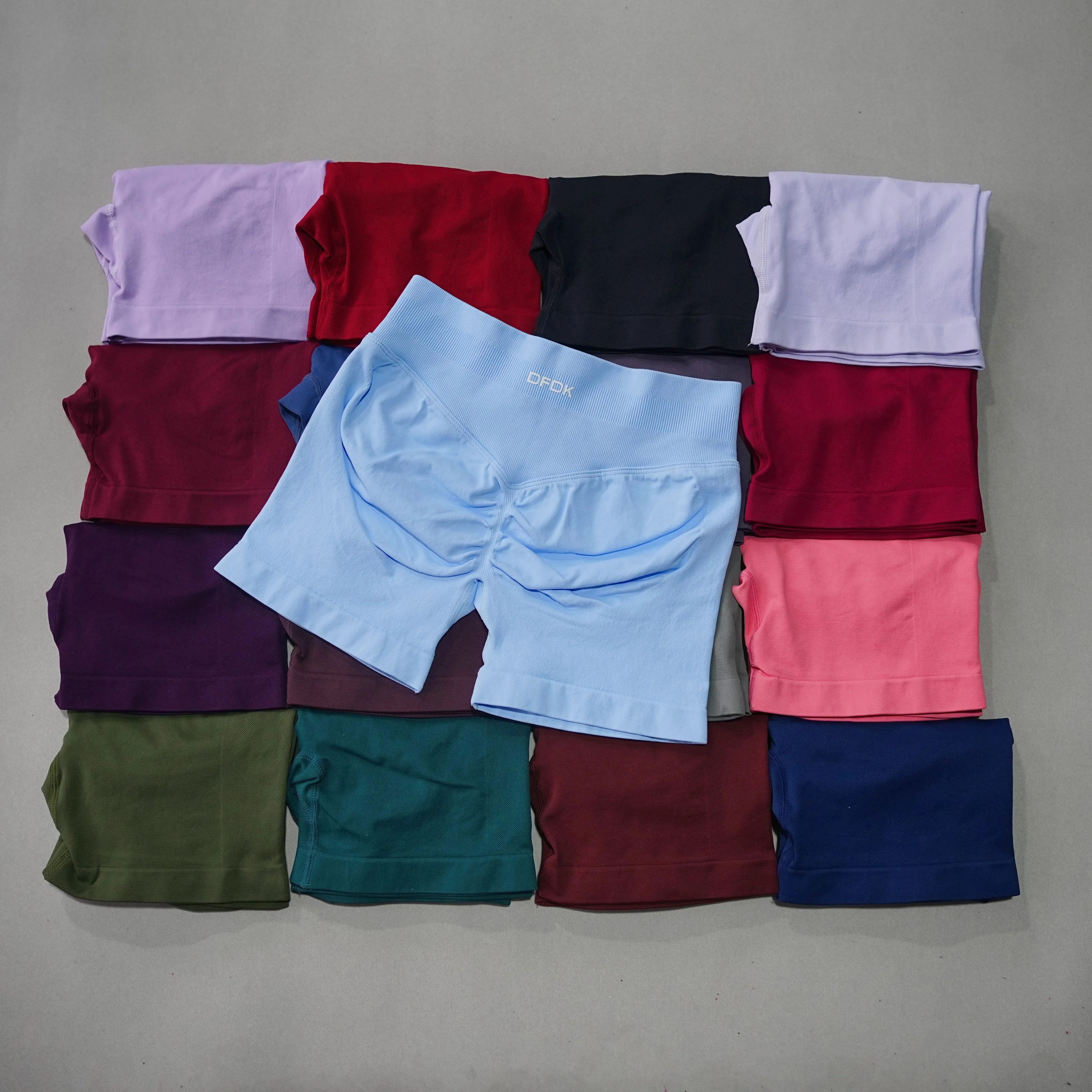 DFDK Pantalones Cortos de Yoga de Cintura Alta para Mujer, Efecto Scrunch Butt, a Prueba de Sentadillas, Push Up, Levantamiento de Glúteos, para Entrenamiento, Fitness, Gimnasio, Correr, Deportivos, Estilo Biker