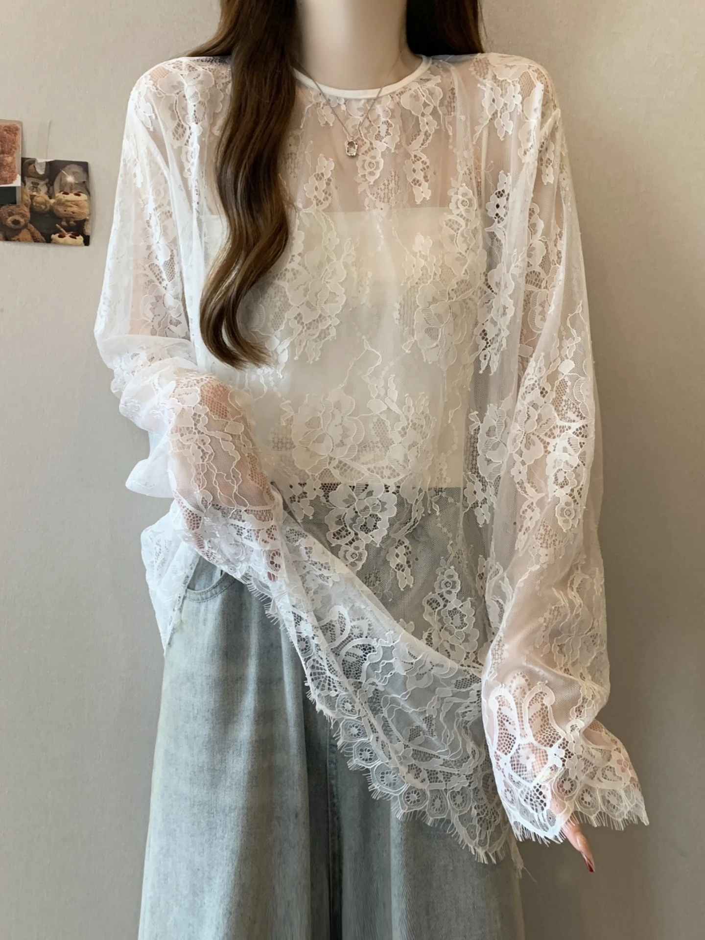 เสื้อคลุมลูกไม้โปร่งบางสำหรับผู้หญิง ฤดูใบไม้ร่วงต้นปี 2025 รุ่นใหม่ ไซส์ใหญ่พิเศษ สำหรับสาวอวบ ดีไซน์หรูหรา สไตล์เซ็กซี่ โปร่งแสงบางส่วน