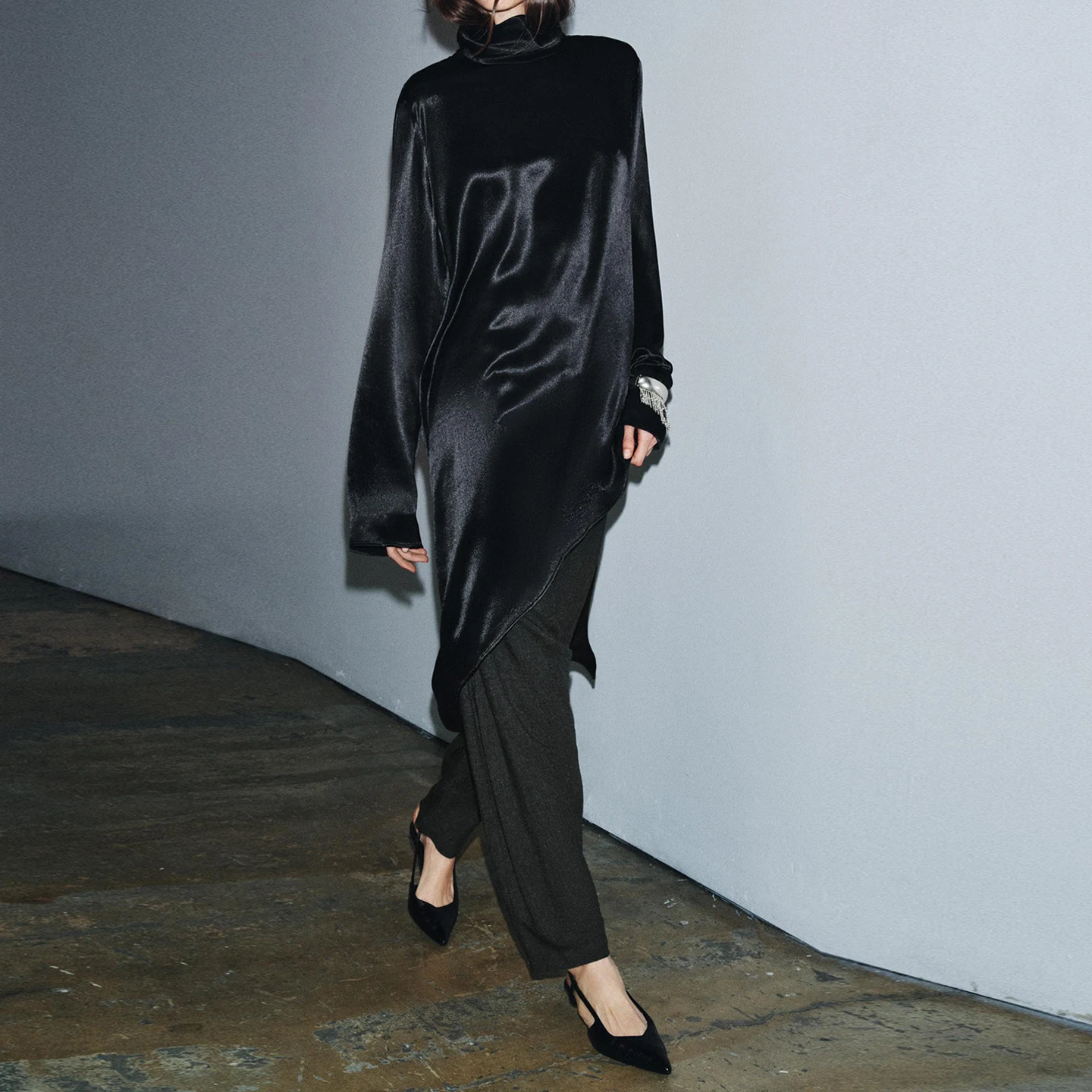 Z femmes asymétrique Long col haut irt polyvalent Ele Faionable 2025 nouveauté coupe ample couleur