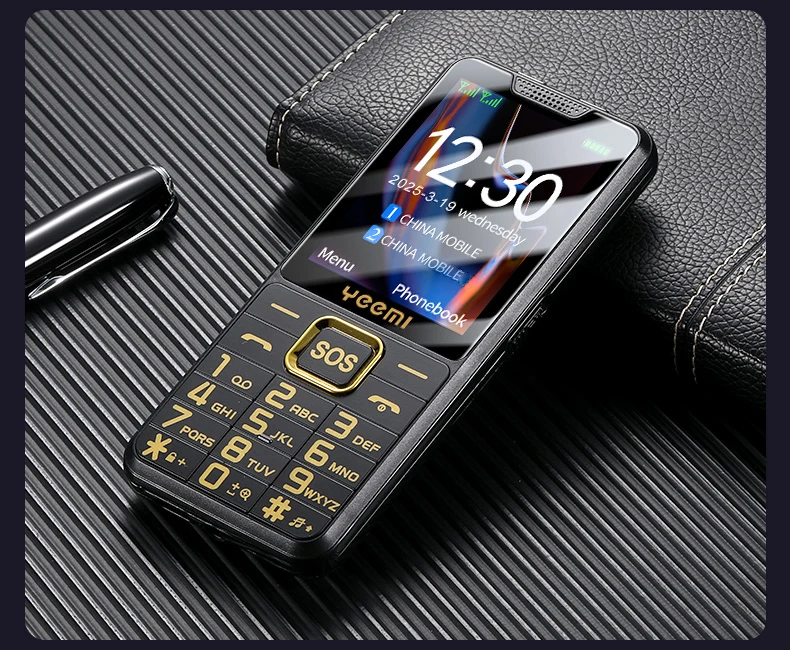 YEEMI K3 Super Thin Mobile Phone 2.4inch HD Screen GSM 2G Dual SIM Card Long Standby Flashlight Camera Type-C Button Phone
