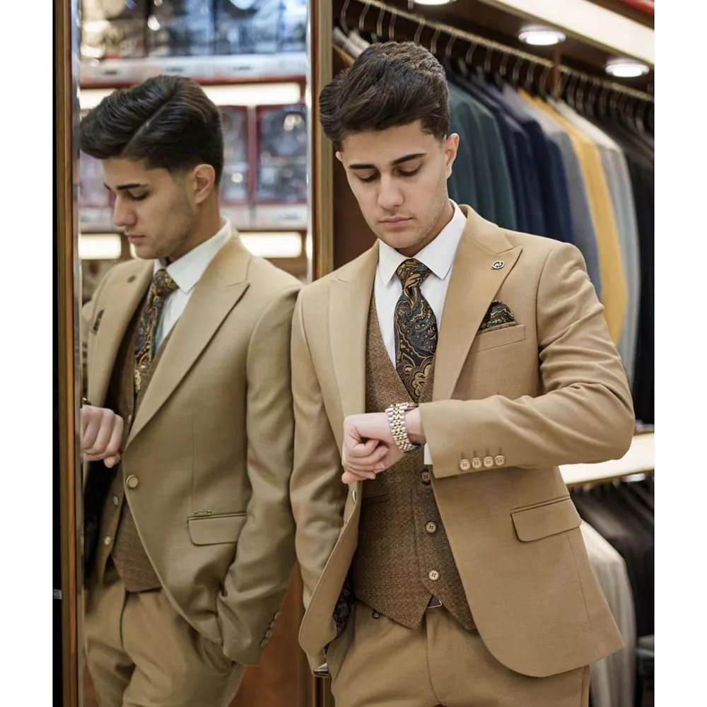 2023 New Fashion Wedding Light Tan Peak Lapel Suits For Men Business Casual Formal Costume Homme Slim Fit 3 Pcs Set Jacket Pants