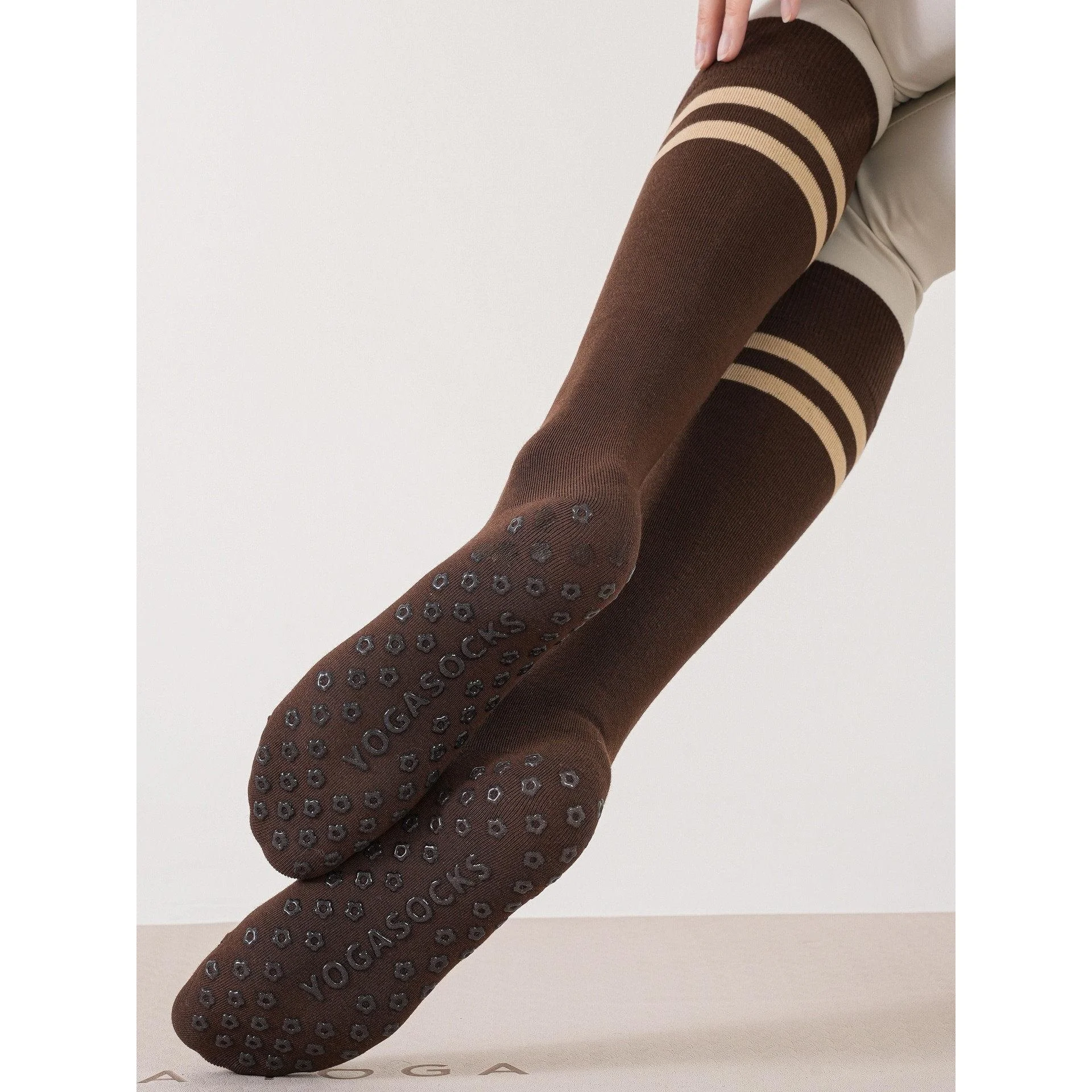 

Новые женские профессиональные носки для йоги и пилатеса с длинными трубчатыми рукавами, противоскользящие, спортивные, для занятий на полу, в полоску, корейская версия