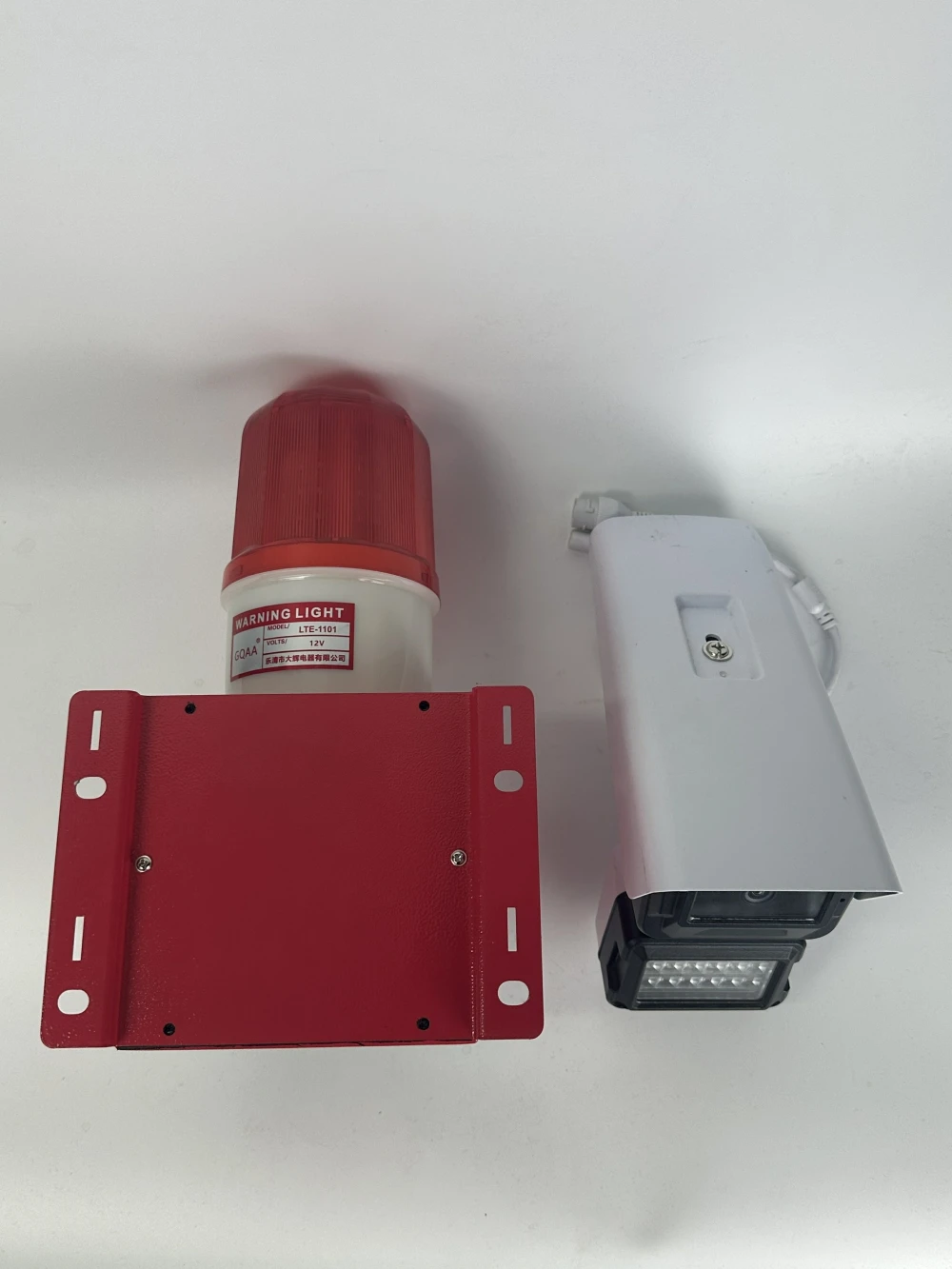 Picture 3: Vehicle and Human Movement Alarm System Device That Senses Within 50 Meters