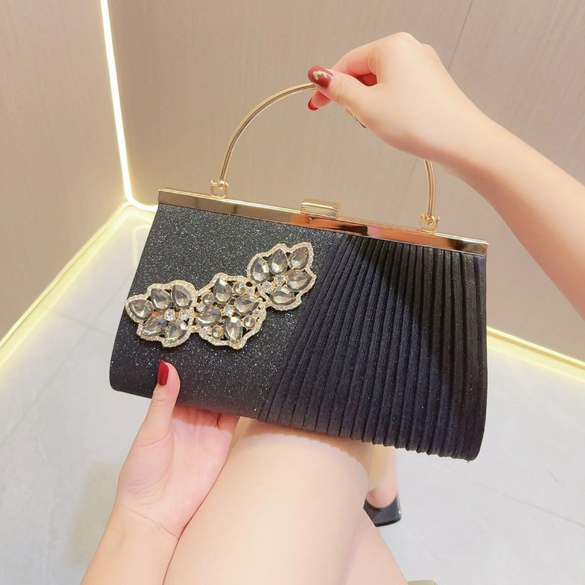 

Женская вечерняя сумка 2025 года, блестящий цветок, клатч, женские вечерние кошельки, блестящие сумки со стразами, коктейльные сумки для выпускного вечера