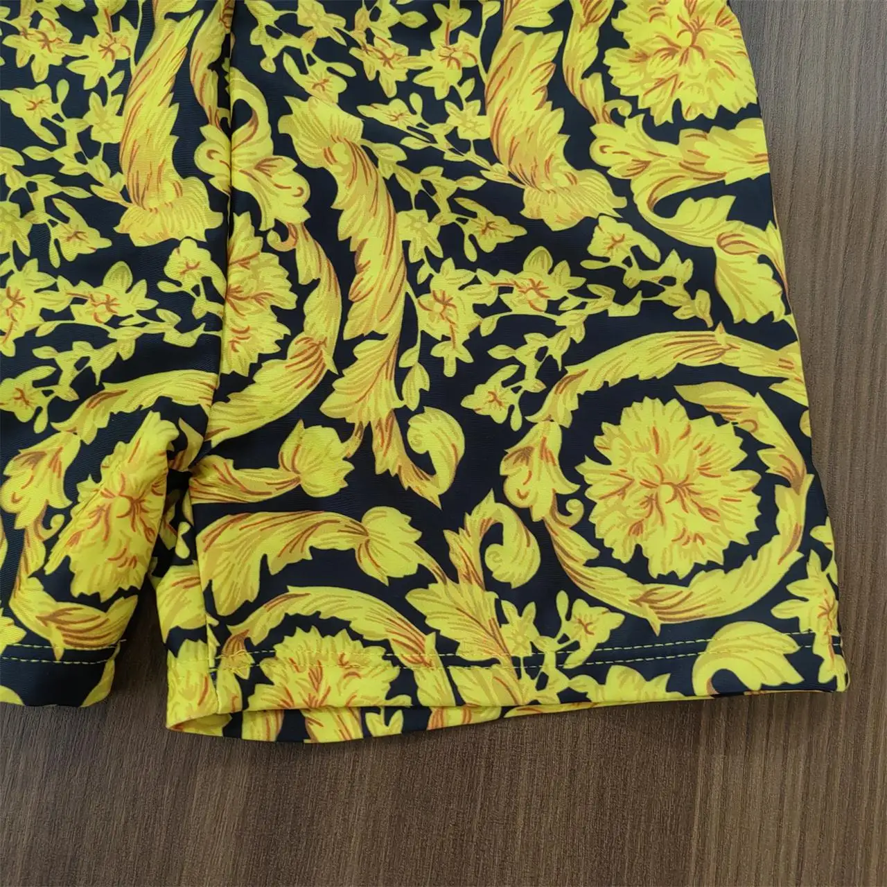 2025 جديد الأطفال سروال سباحة قصير الذهب الأولاد سروال سباحة قصير الراقية لينة الطفل السباحة ملخصات سعر المصنع