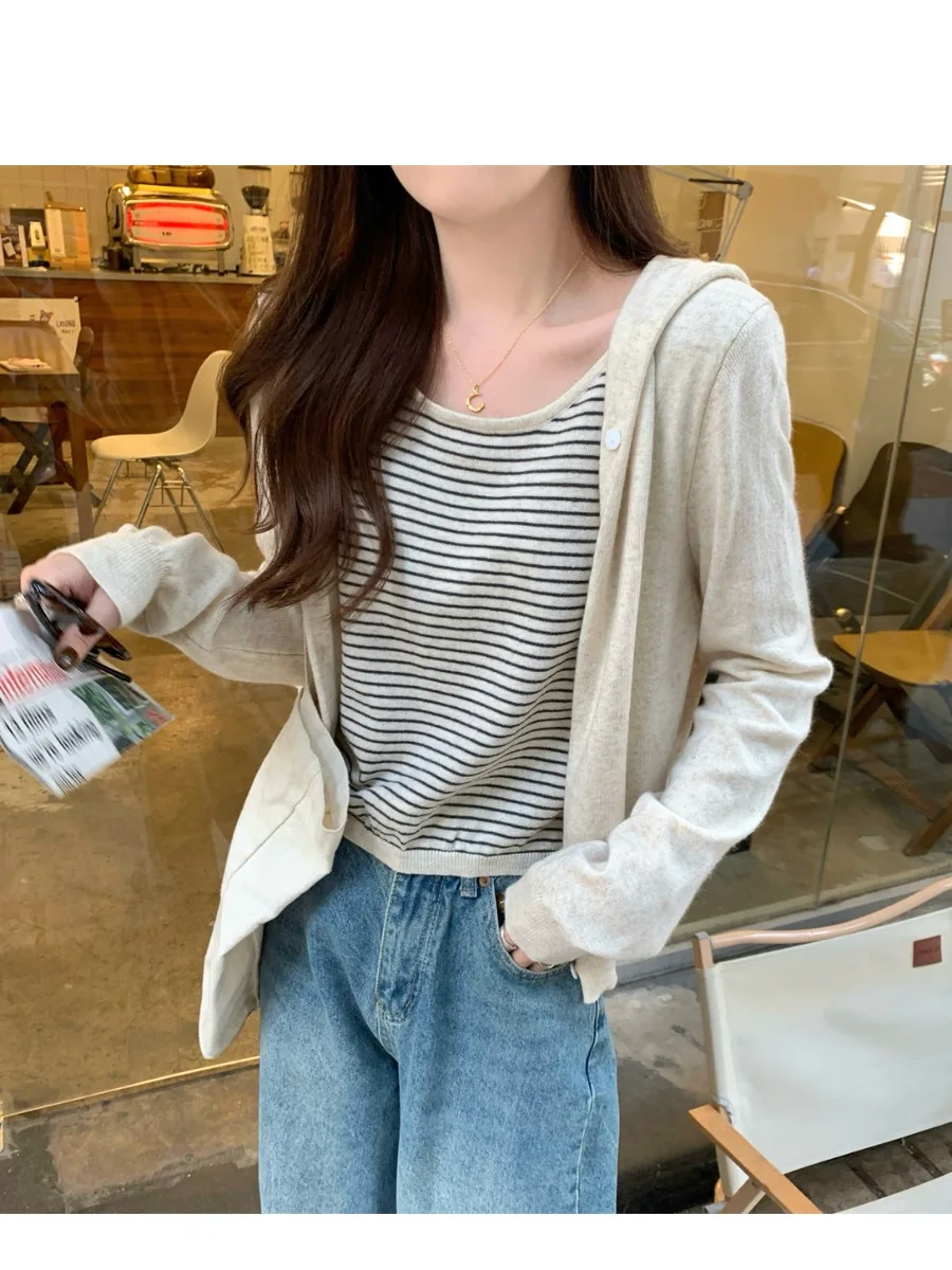 

Chic Autumnal Korean Sle Striped Color Blo Hooded Long Sve Knitted Base Layer Sweater Women's Top Faionable Casual Wear