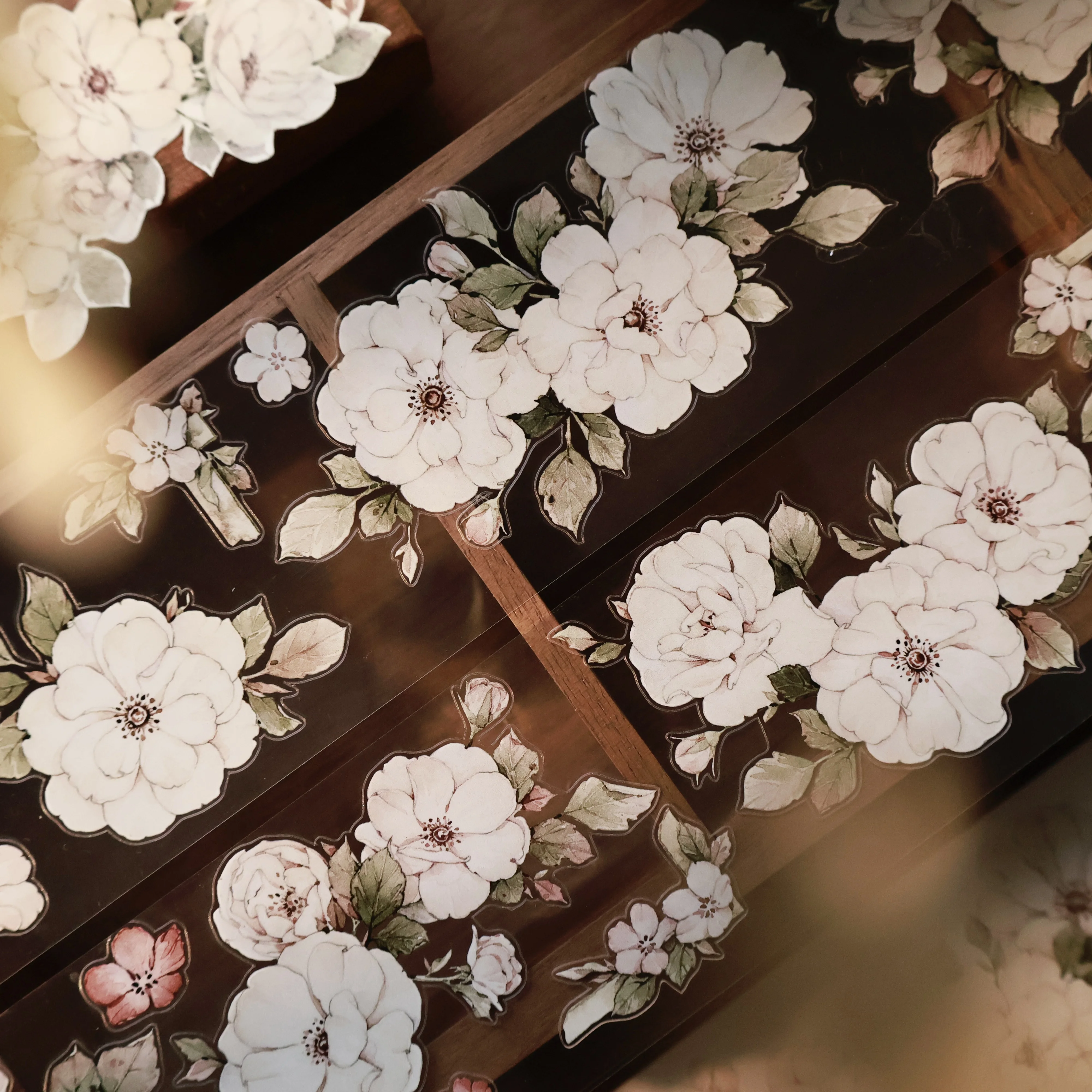 

Вырубная матрица Yi'er [Moonlight Rose] Легкая ретро лента Васи с цветком для рук, наклейка для домашних животных