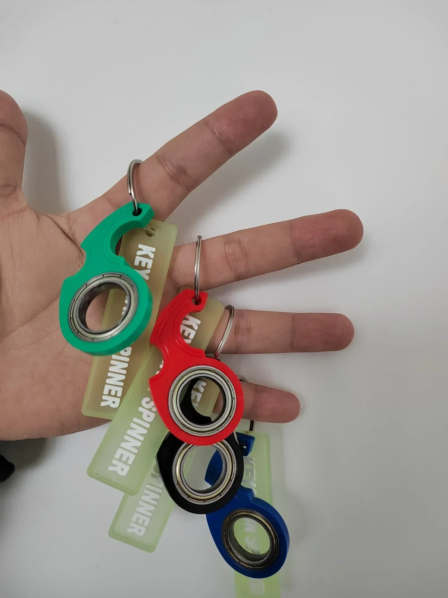 1PCS Heißer Verkauf Neue Karambit Spinner Finger Schwenk Klaue Messer Schlüsselbund Hohe Qualität Metall Korn Textur Fidget Spinner metall Keych