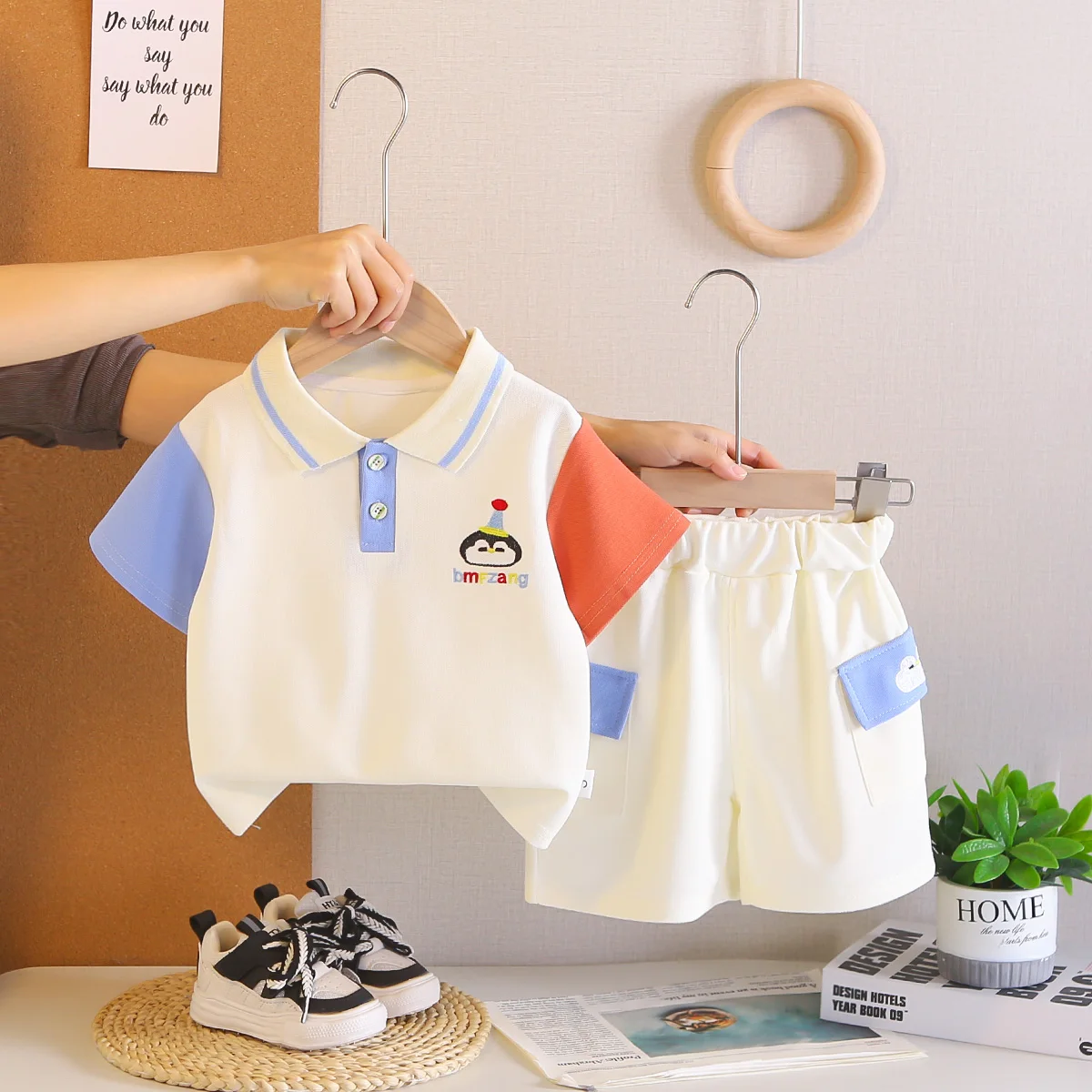 Conjuntos de ropa de verano para bebés, niños y niñas, camiseta Polo con dibujos de pingüinos y pantalones cortos, 2 uds., chándales de algodón a la moda para niños