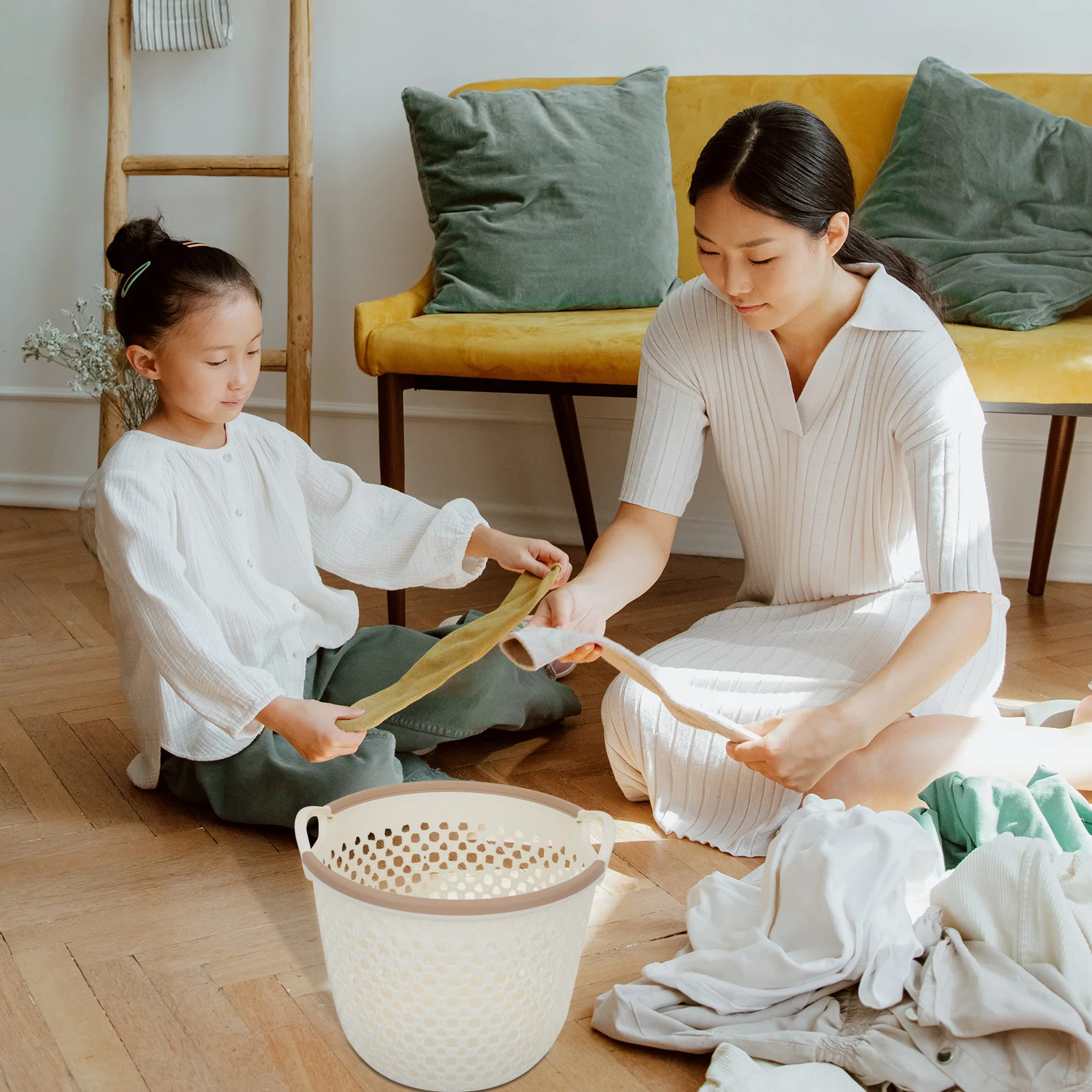 

Household Laundry Hamper Waterproof Plastic Large Capacity Hollow-Out Basket for Clothing Storage Bedroom Sundries Organizer