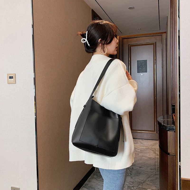 Bucket Bag for Women With Adjustable Strap Shoulder Bag Vegan Leather Solid Tote Bag for Work Travel