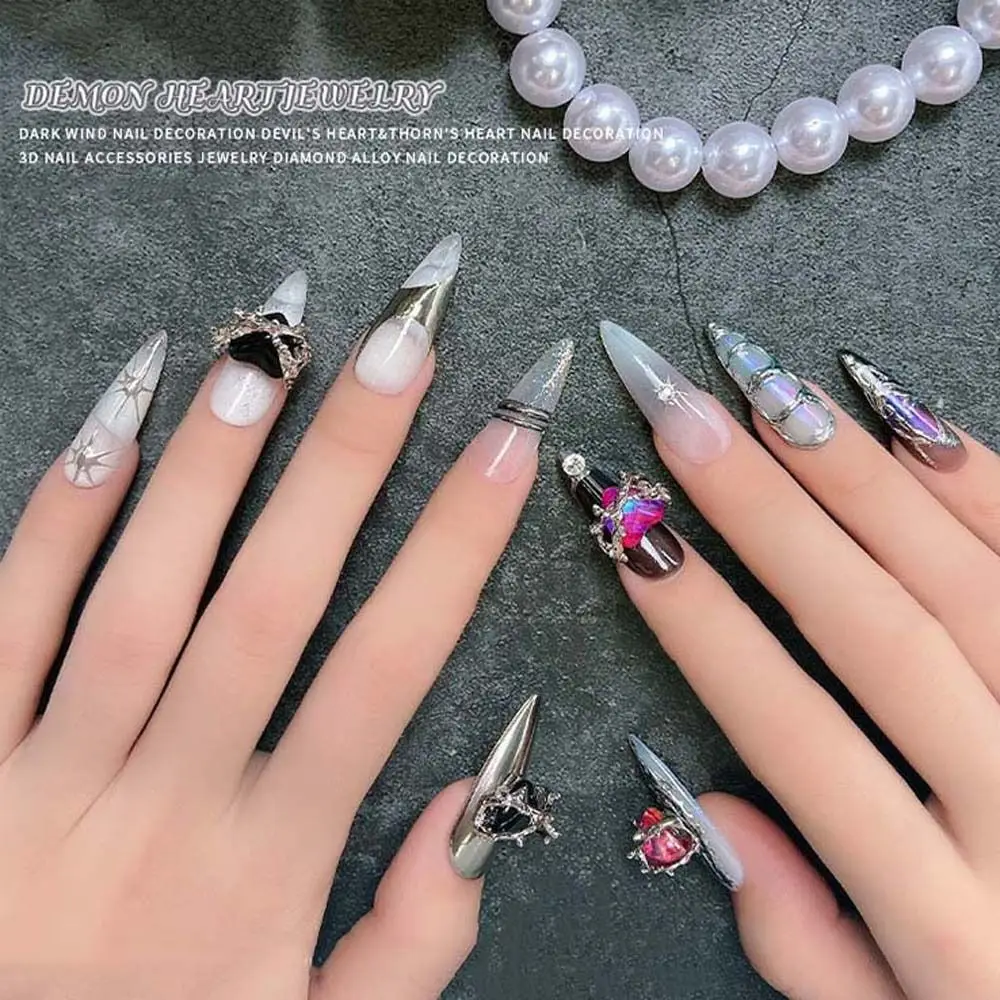 Breloques pour Nail Art, 4 pièces/ensemble, décorations d'ongles en forme de cœur d'halloween, ornements d'ongles à faire soi-même, accessoires pour ongles en forme de cœur d'halloween