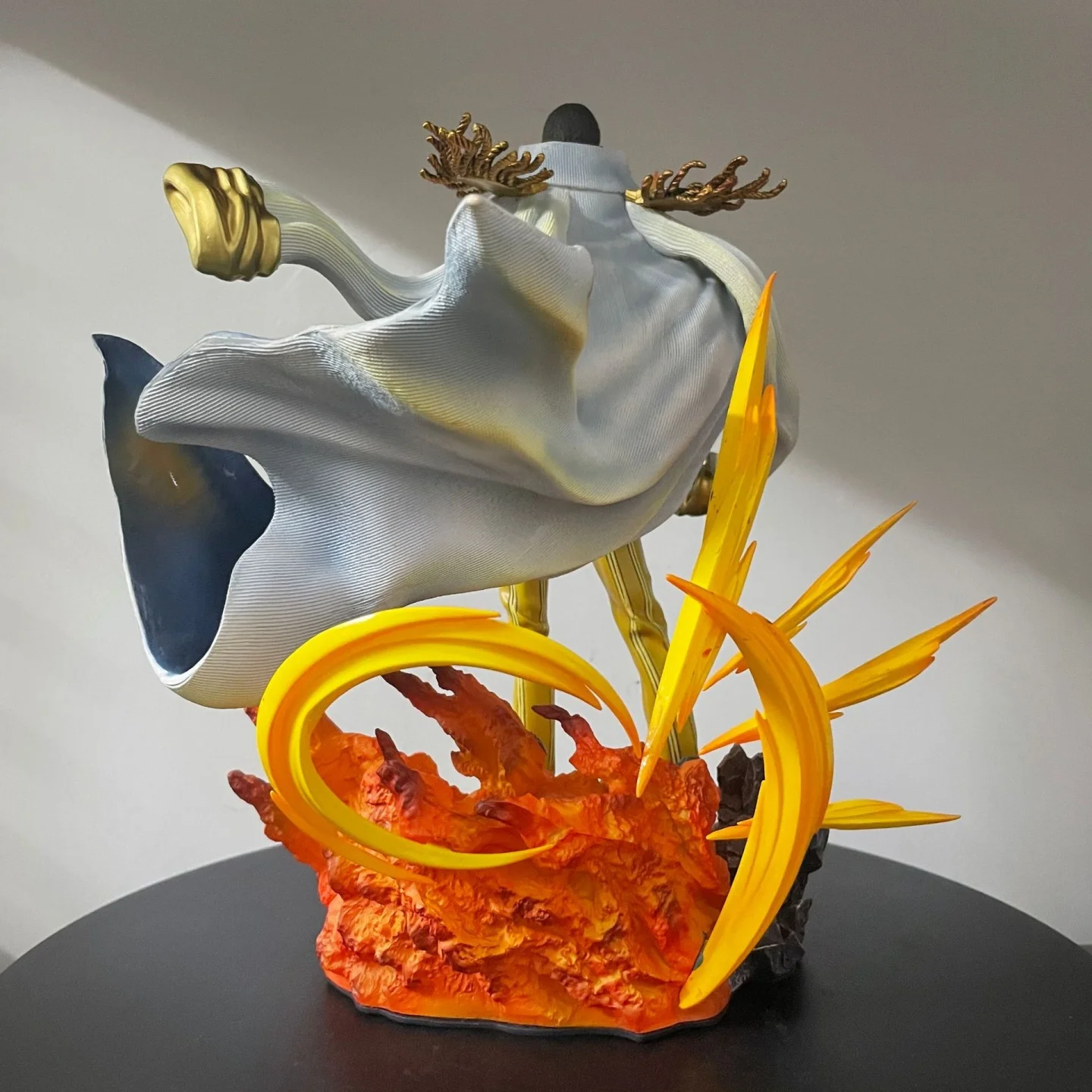 27 centimetri Nuovo One Piece Anime Figura Borsalino Periferico PVC Modello Scena Glow Statua Decorazione Del Desktop Ornamenti Regali Di Compleanno Giocattolo