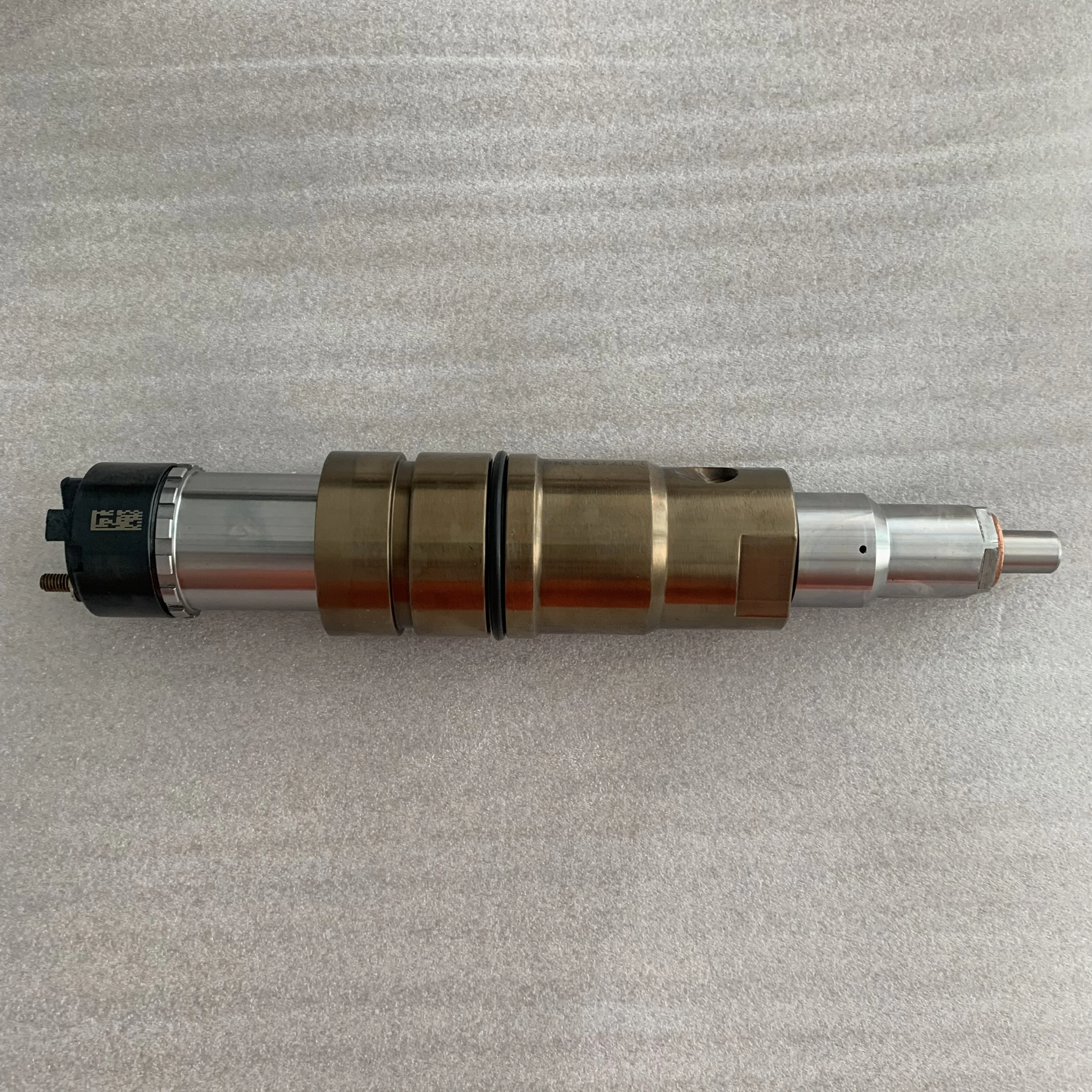 

Fuel Common Rail Injector 1933612 1933613 2031835 2031836 575176 575177 for DC1305 DC1307 DC1310 DC13123