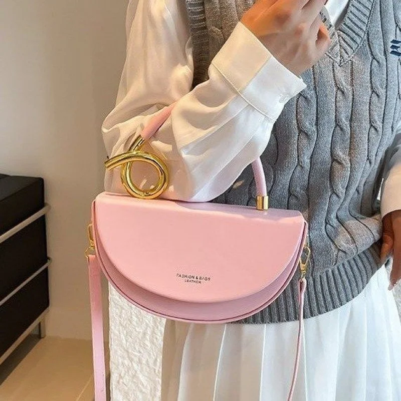 

Chic Women's Crossbody Bag In Soft Leather, Luxury Brand Shoulder Handbag With Elegant Detachable Chain