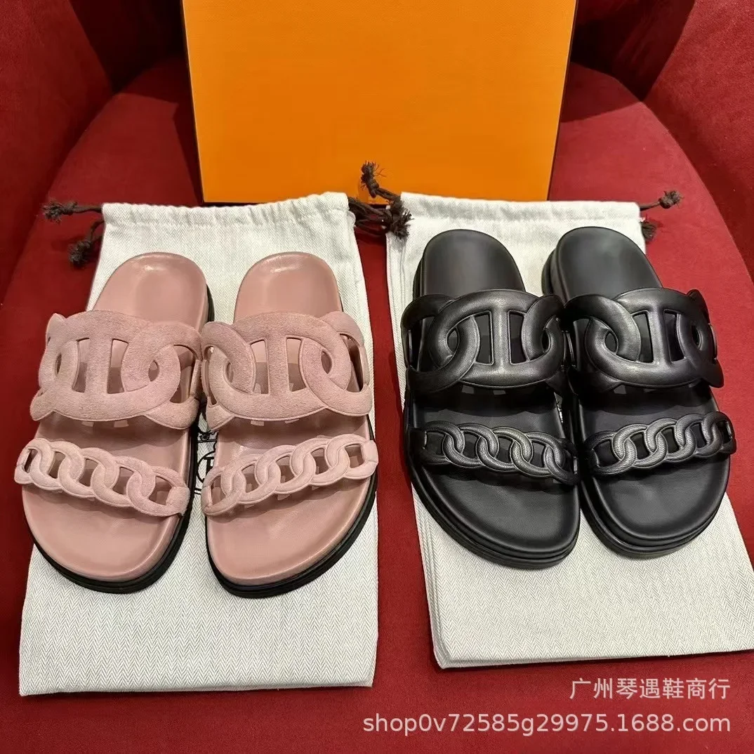 Women Hollow Out Pig Nose Chain Platform Slides 2026 New Fashion Versatile Thick Sole Sandals Beach Outdoor Footwear
