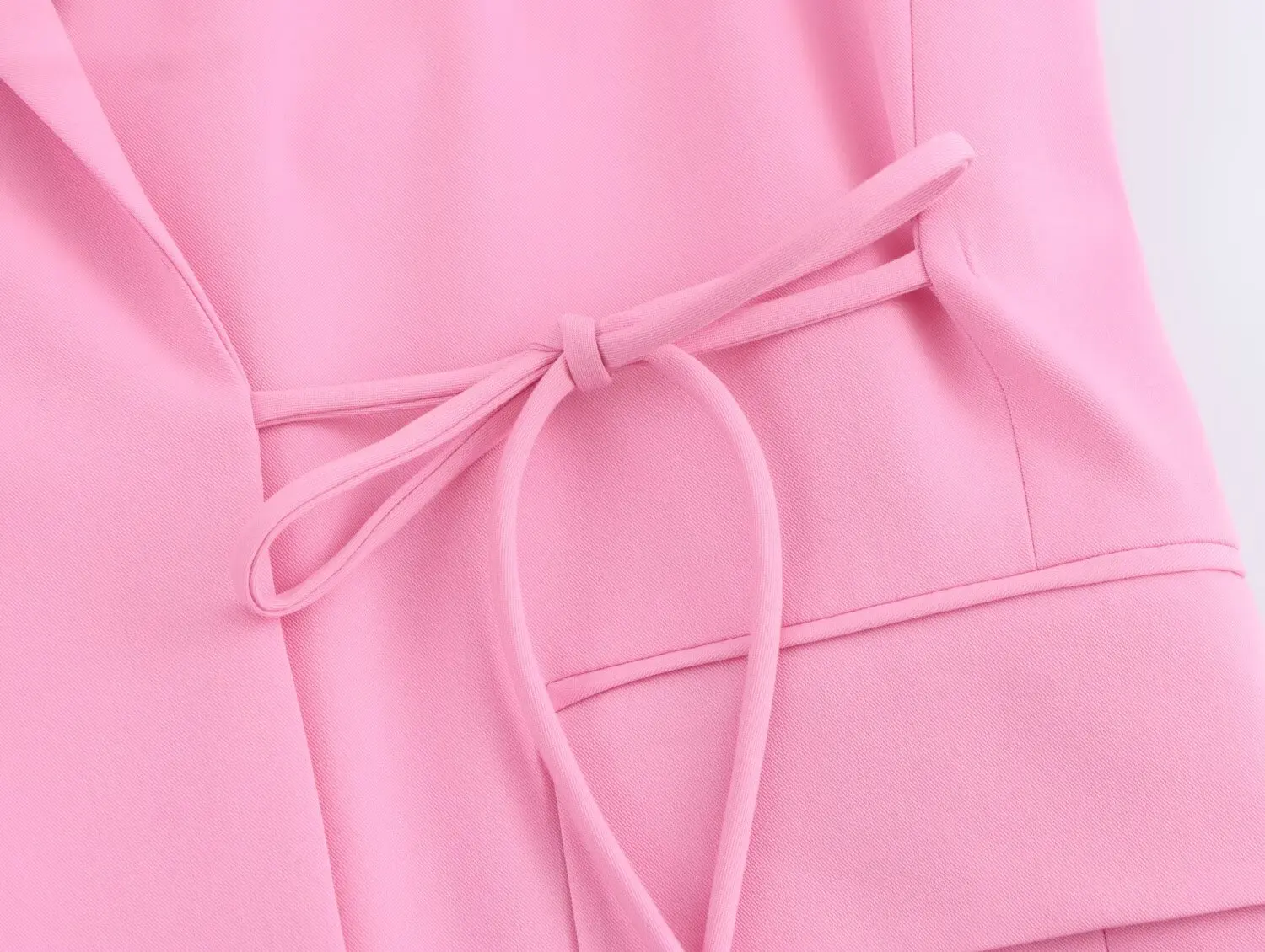 سترة نسائية ذات طية صدر مدببة واحدة - صدرية مع خصر - ربط تفاصيل وجيوب لمظهر احترافي وأنيق #4