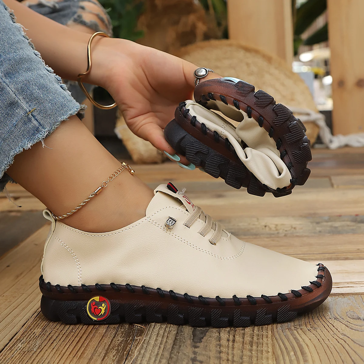 Women Sneakers Fashion Casual Shoes European Style Plus Size Lightweight Flats Sneakers Trendy Versatile Comfortable Loafers