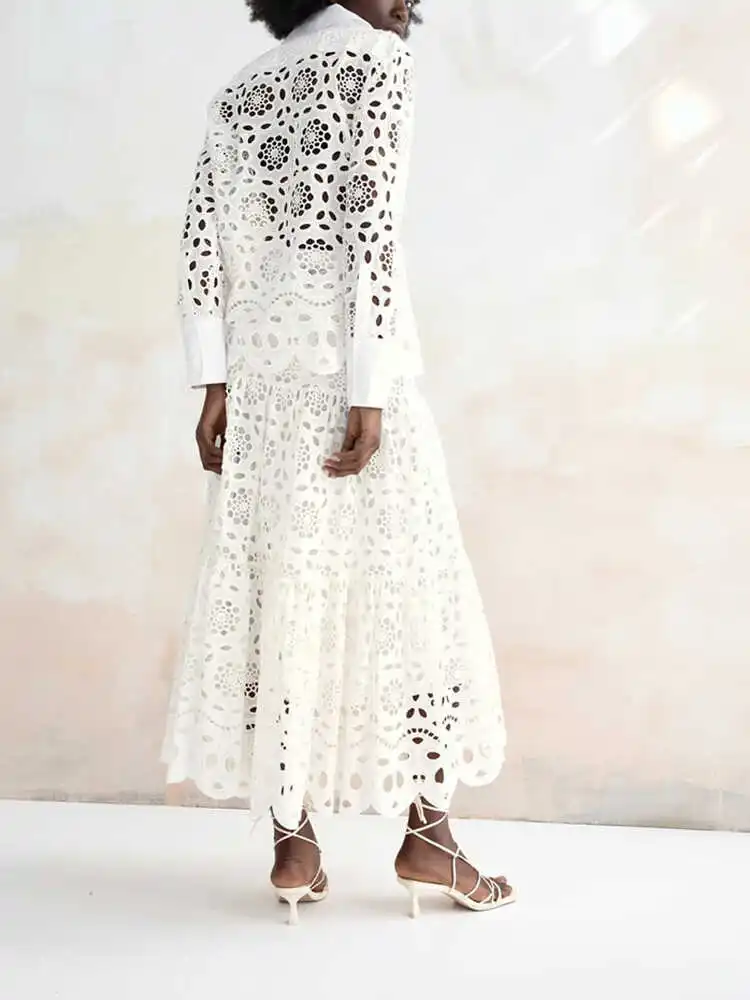 

Spring New Arrival Women's Long Sve Embroidered Hollow out irt Ele Faion Set with Long Skirt for Younger Women