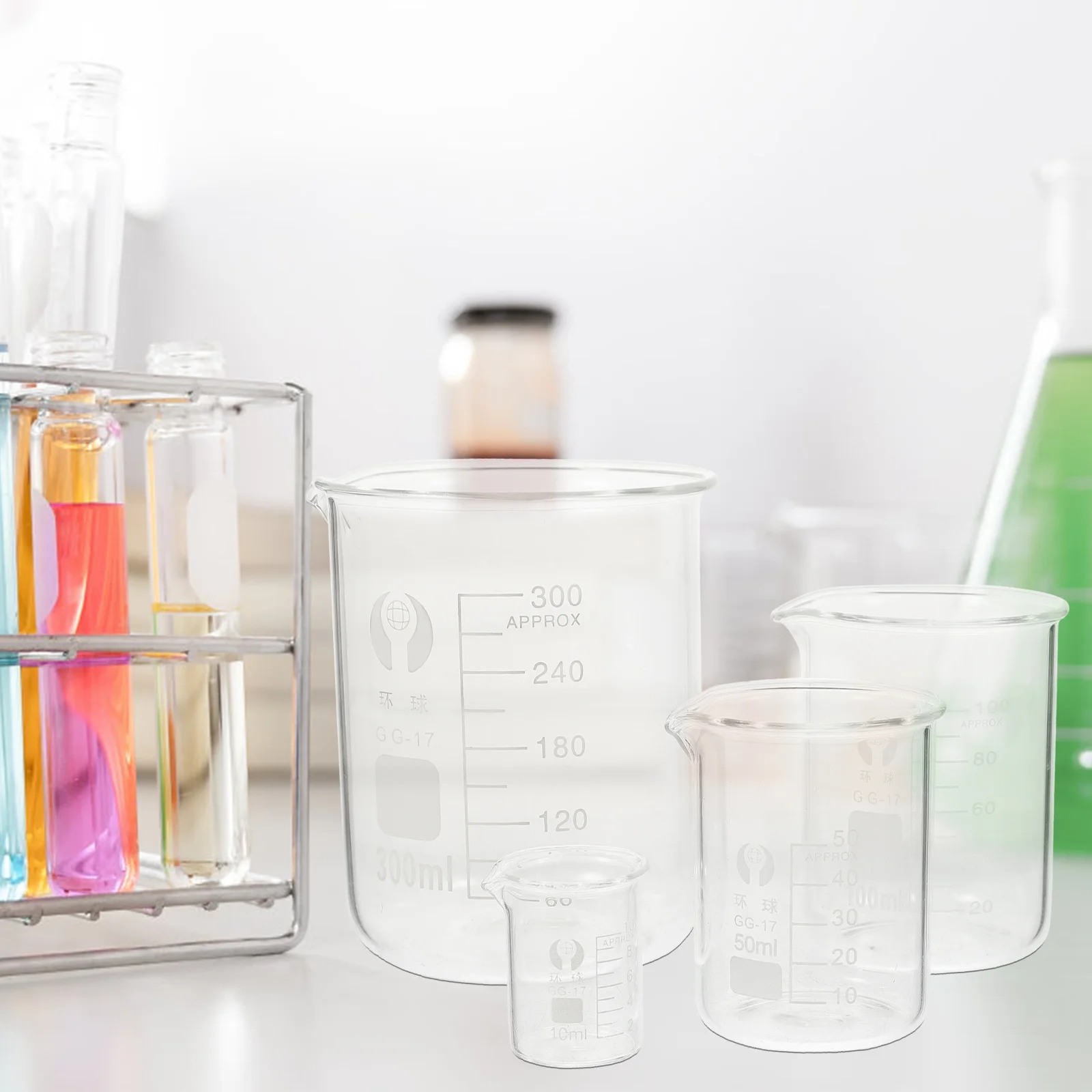 Mobestech 4Pcs Glass Beaker Set 250ml 100ml Graduated Measuring Jug Lab Equipment Clear With Spout Scale Cups