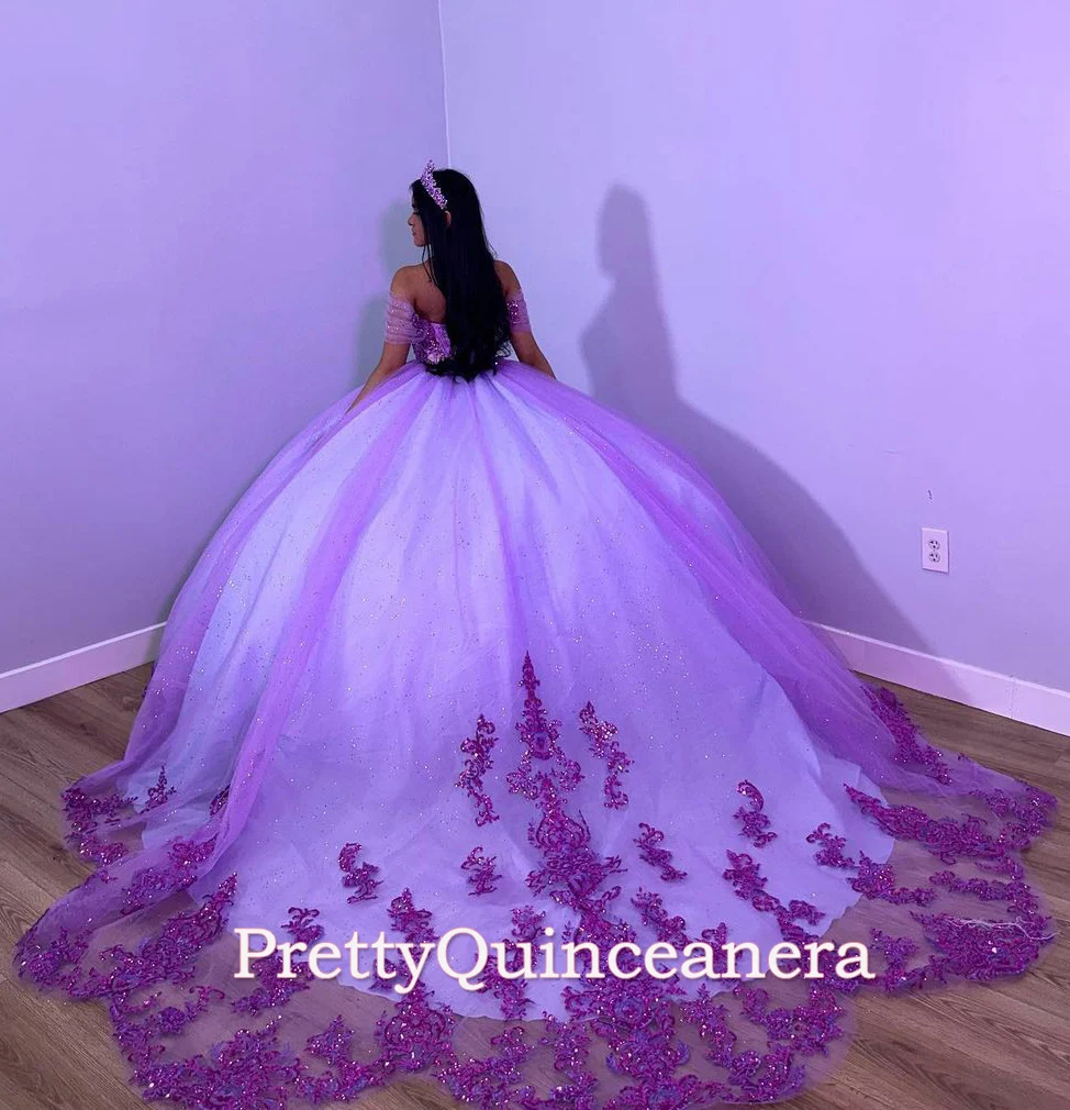 Colori personalizzati Illusion abito Quinceanera principessa lilla e avorio con treno smerlato per la festa di compleanno del 15 °