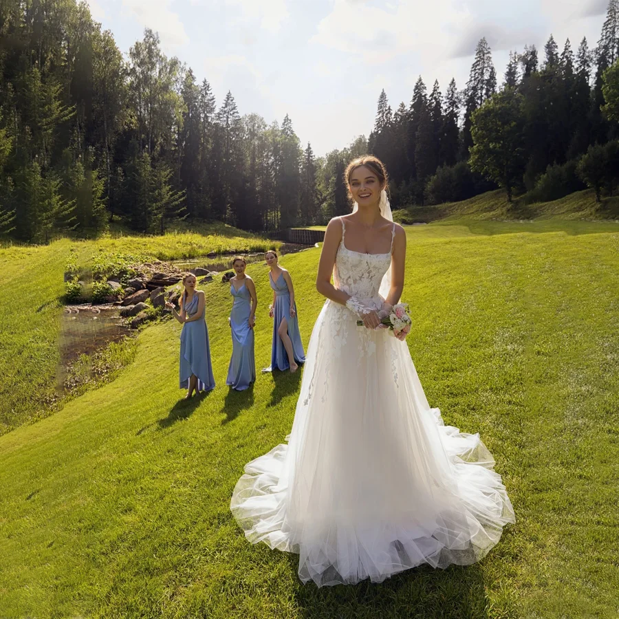 

Charming Applique Wedding Dress with Spaghetti Straps Shiny Illusion Lace Bridal Gown with Watteau Train And Square Neckline