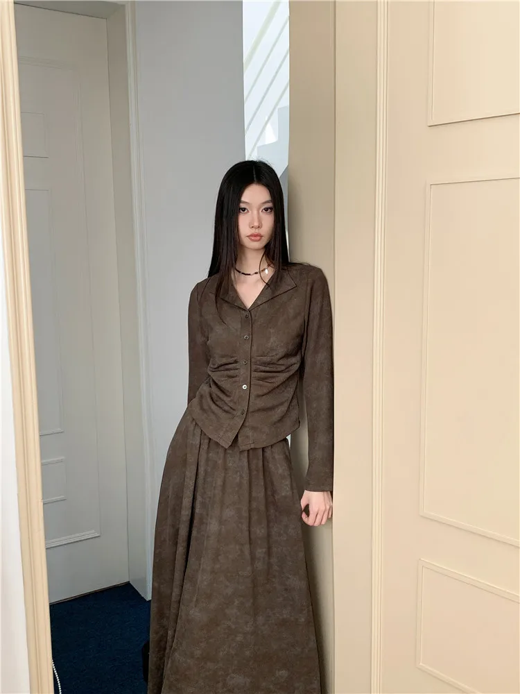 

Retro Coffee Colored Set Skirt For Women'S Spring And Autumn Design, Polo Collar Top Paired With Pocket Skirt Two-Piece Set