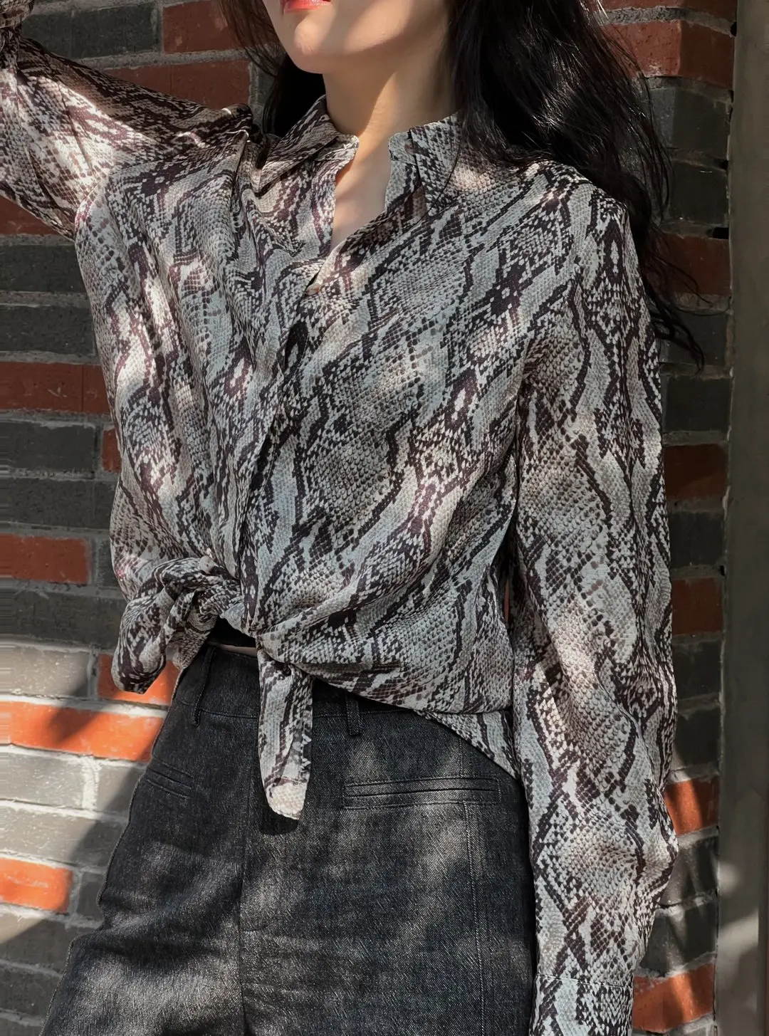 

Loose Long Sve Collar Snake Skin Pattern Women's irt Comfortable Fit Casual Commute Sle Faion Design