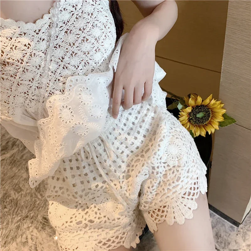 Women Cotton Crochet Shorts Summer Beach Circle Pattern Lace Shorts Elasticated Waist Scalloped Edge Chic Two-piece Set