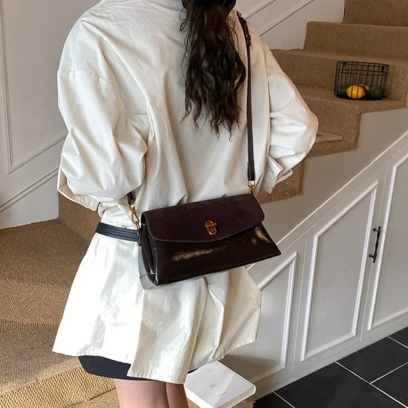 

High Grade Daily Wear Leather Hand Bag High End Paris Classic Vintage Craft Casual Crossbody Tote Bag Dignified Elegant Ladies